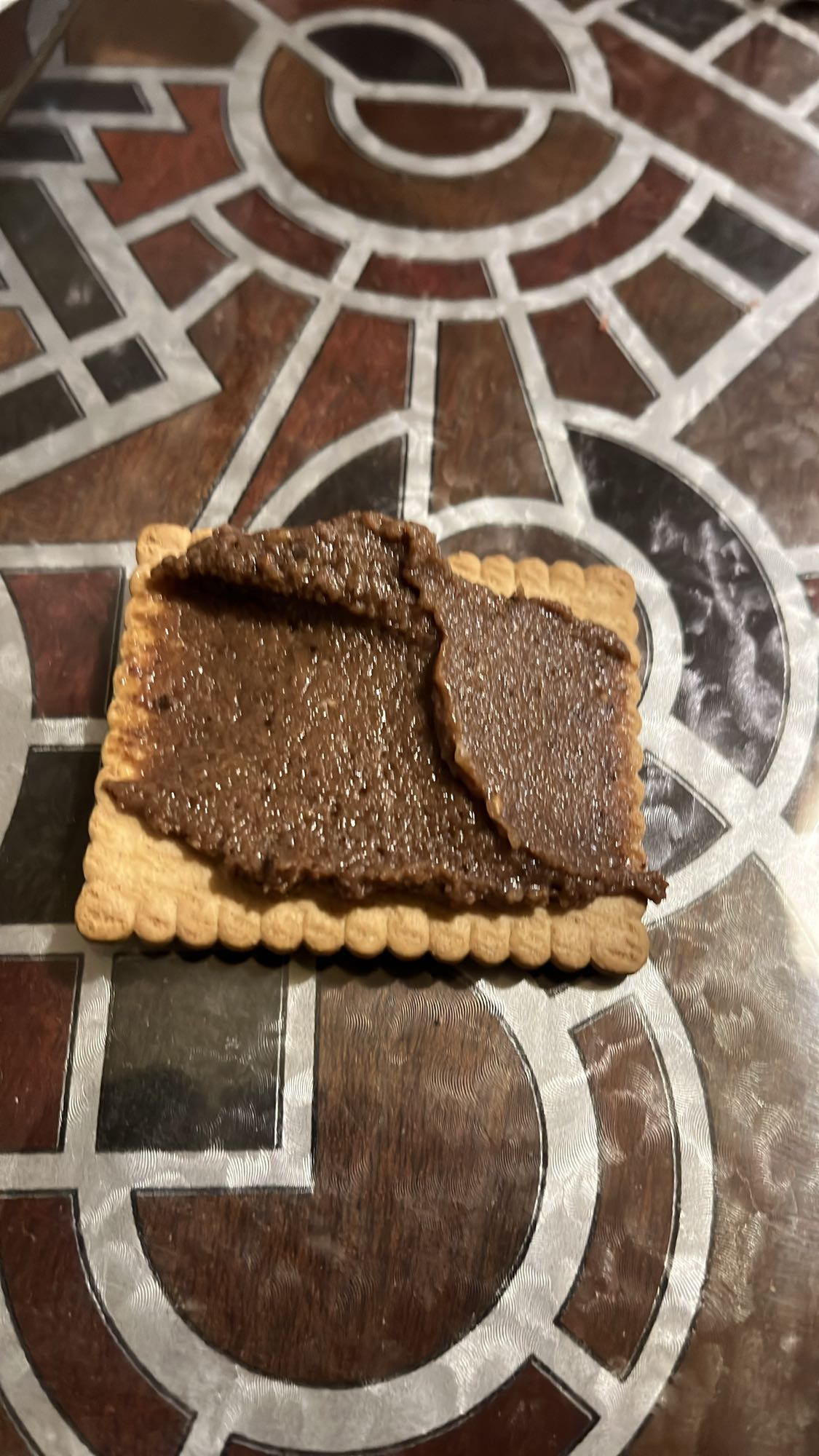 Бисквита с шоколадов крем