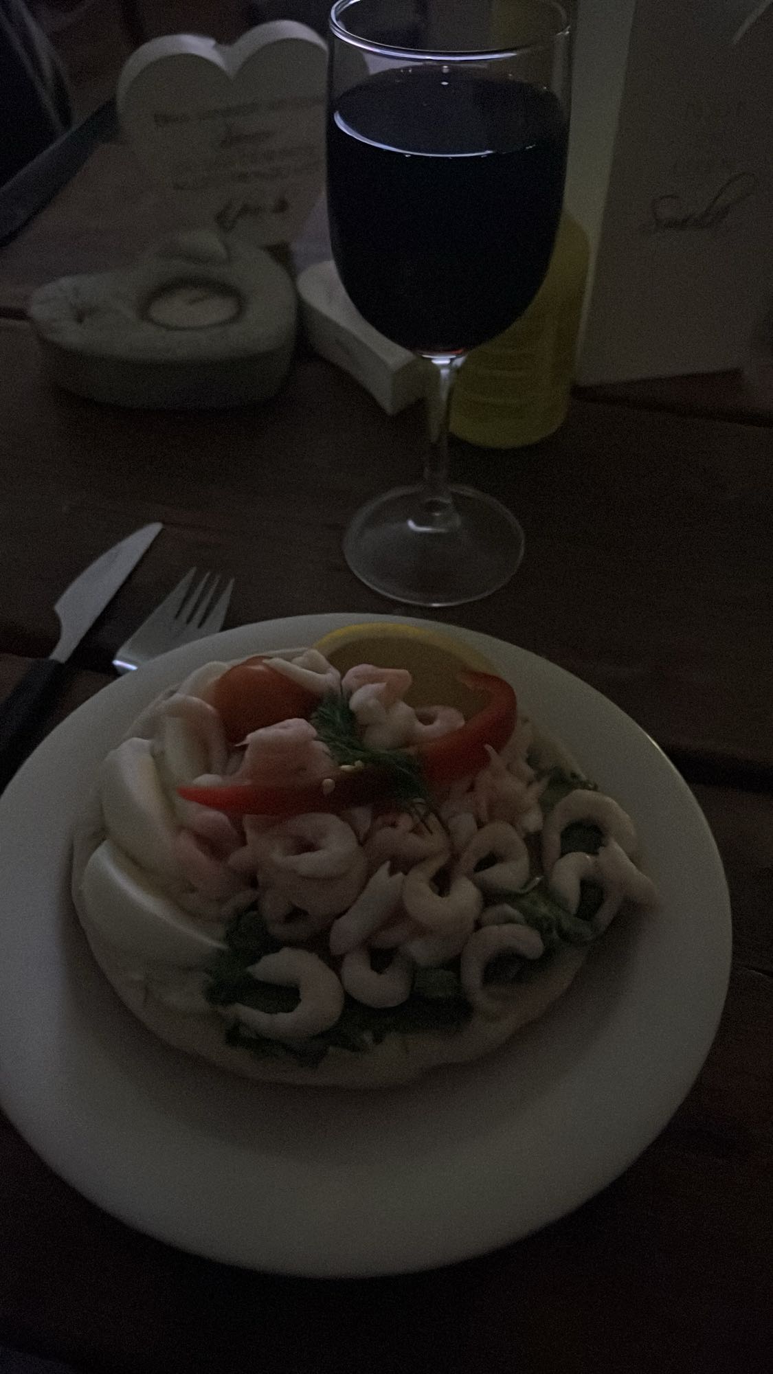 Räkmacka med vin