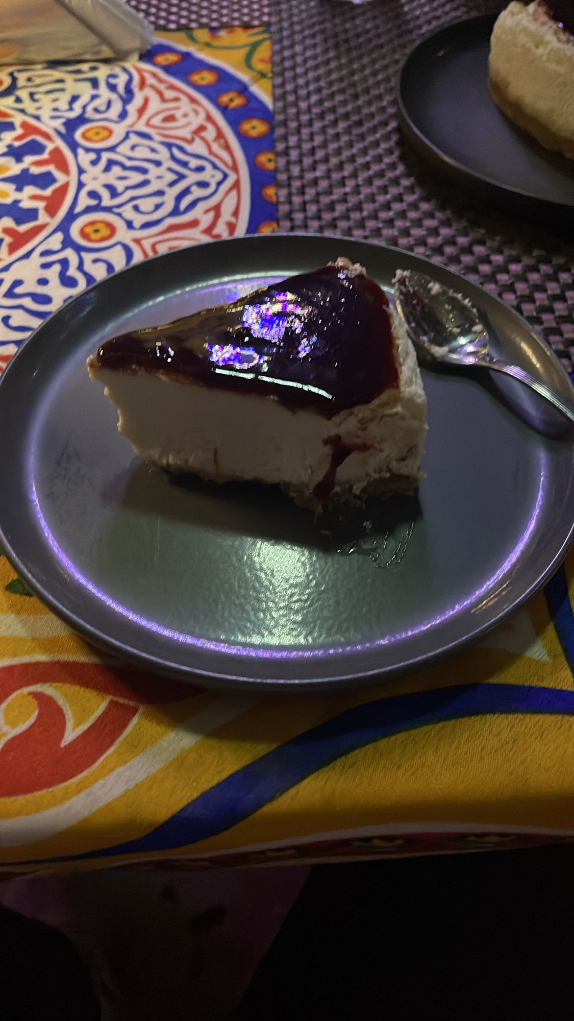 Berry cheesecake slice