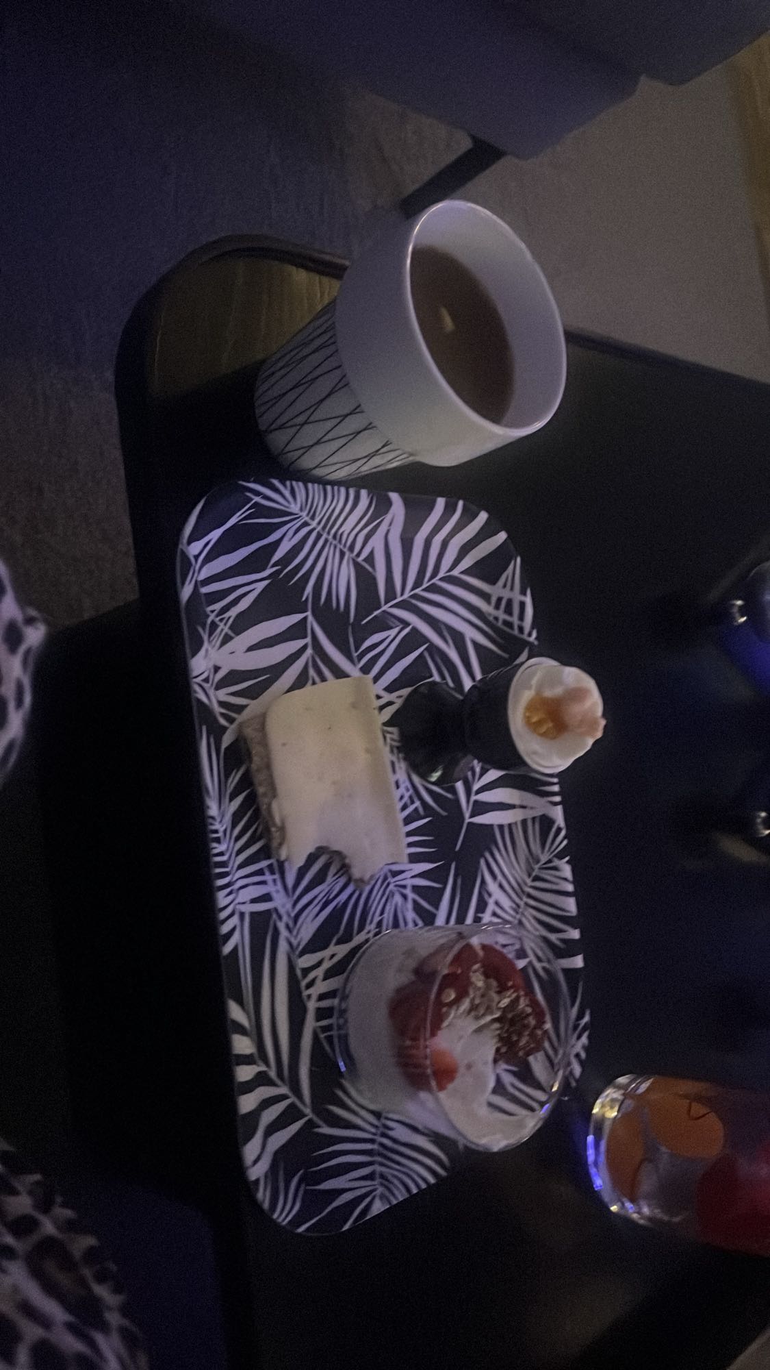 Kvällsfika med ost och yoghurt