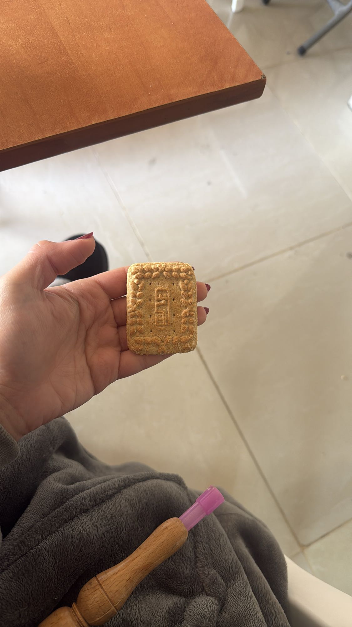 plain tea biscuit