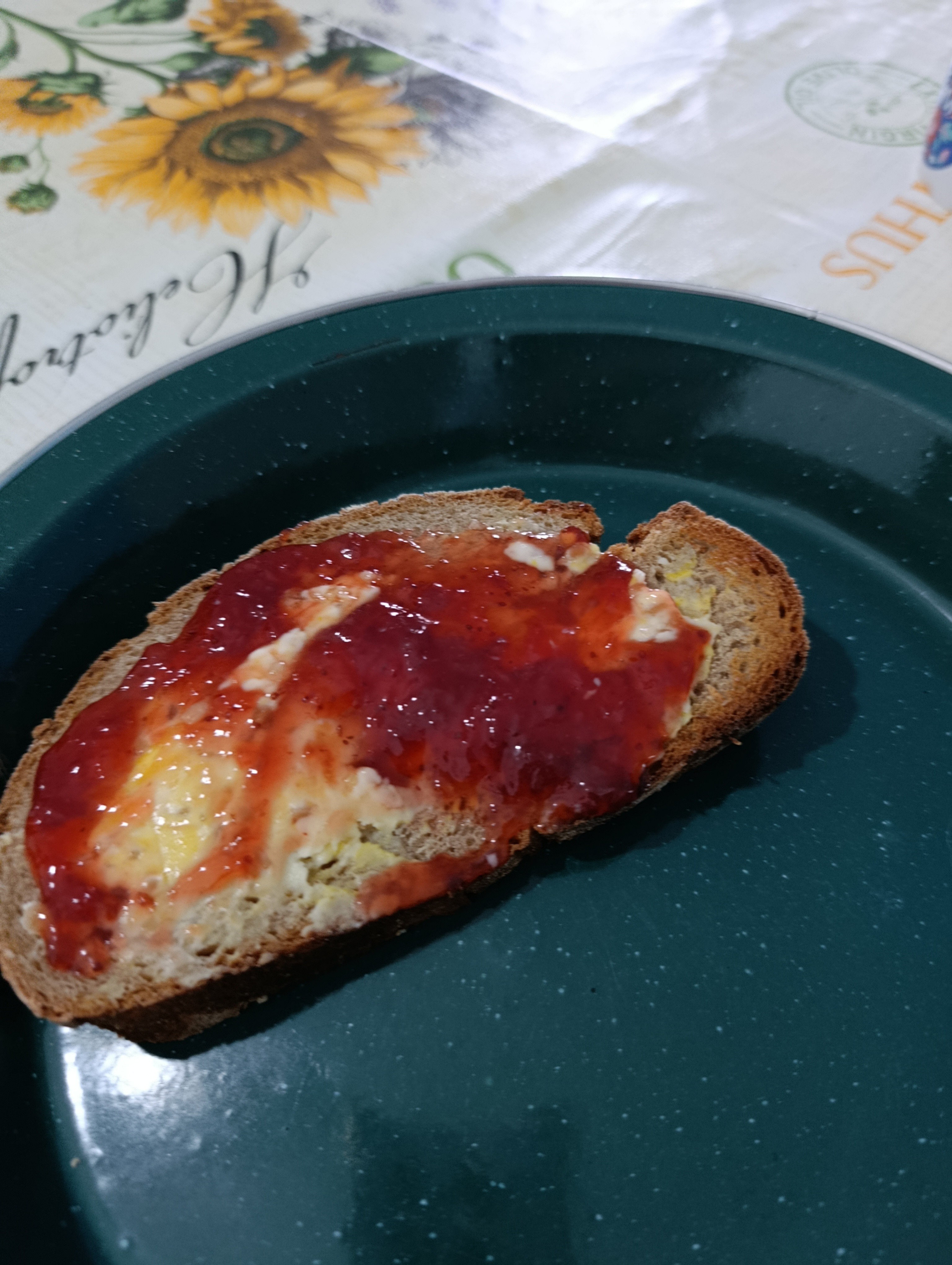 Pan con mantequilla y mermelada