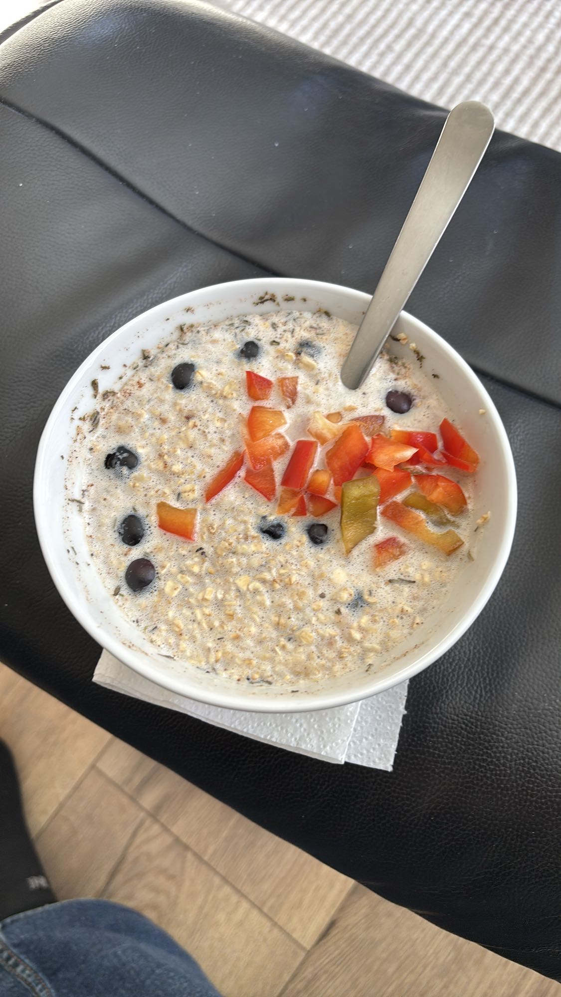 Havregrøt med bær og paprika