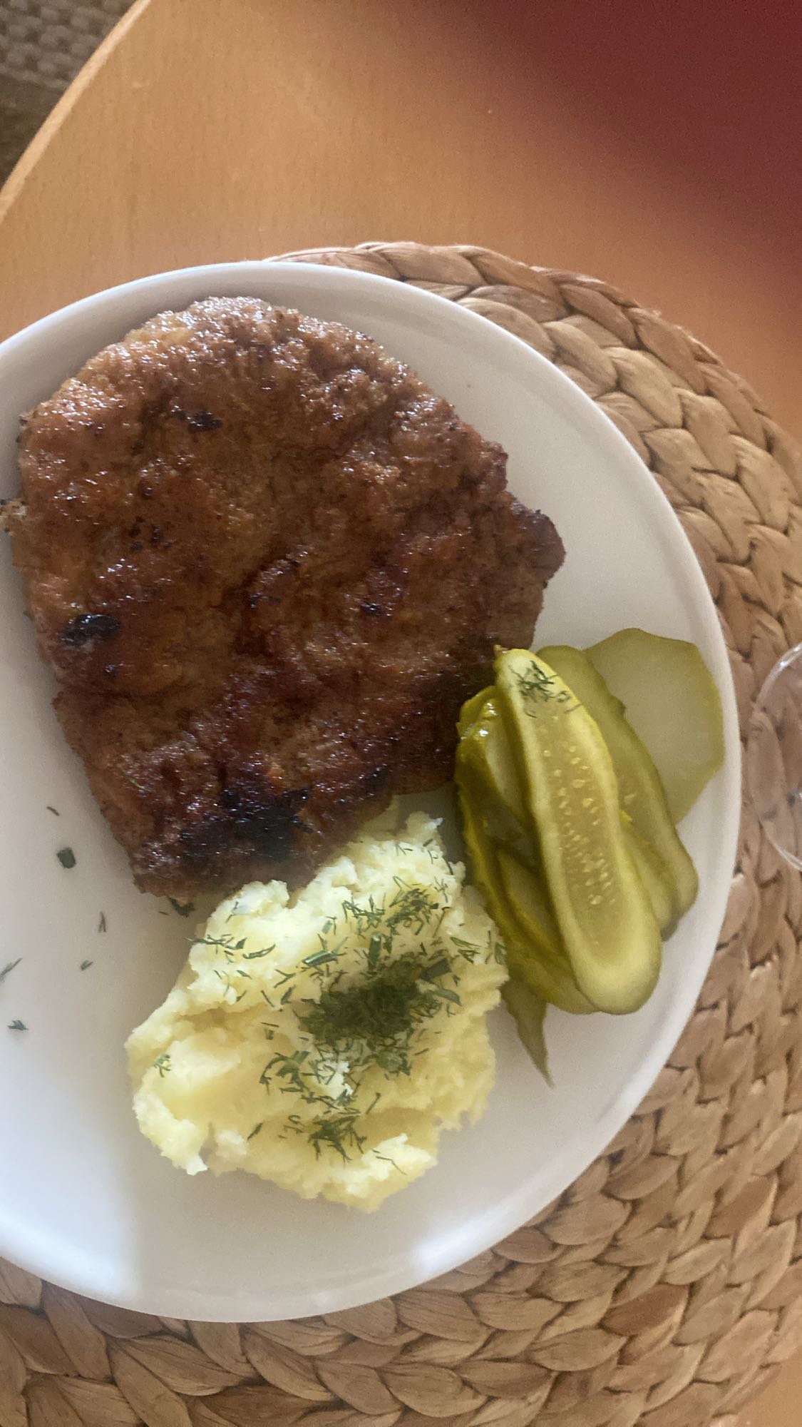 Kotlet schabowy z ziemniakami