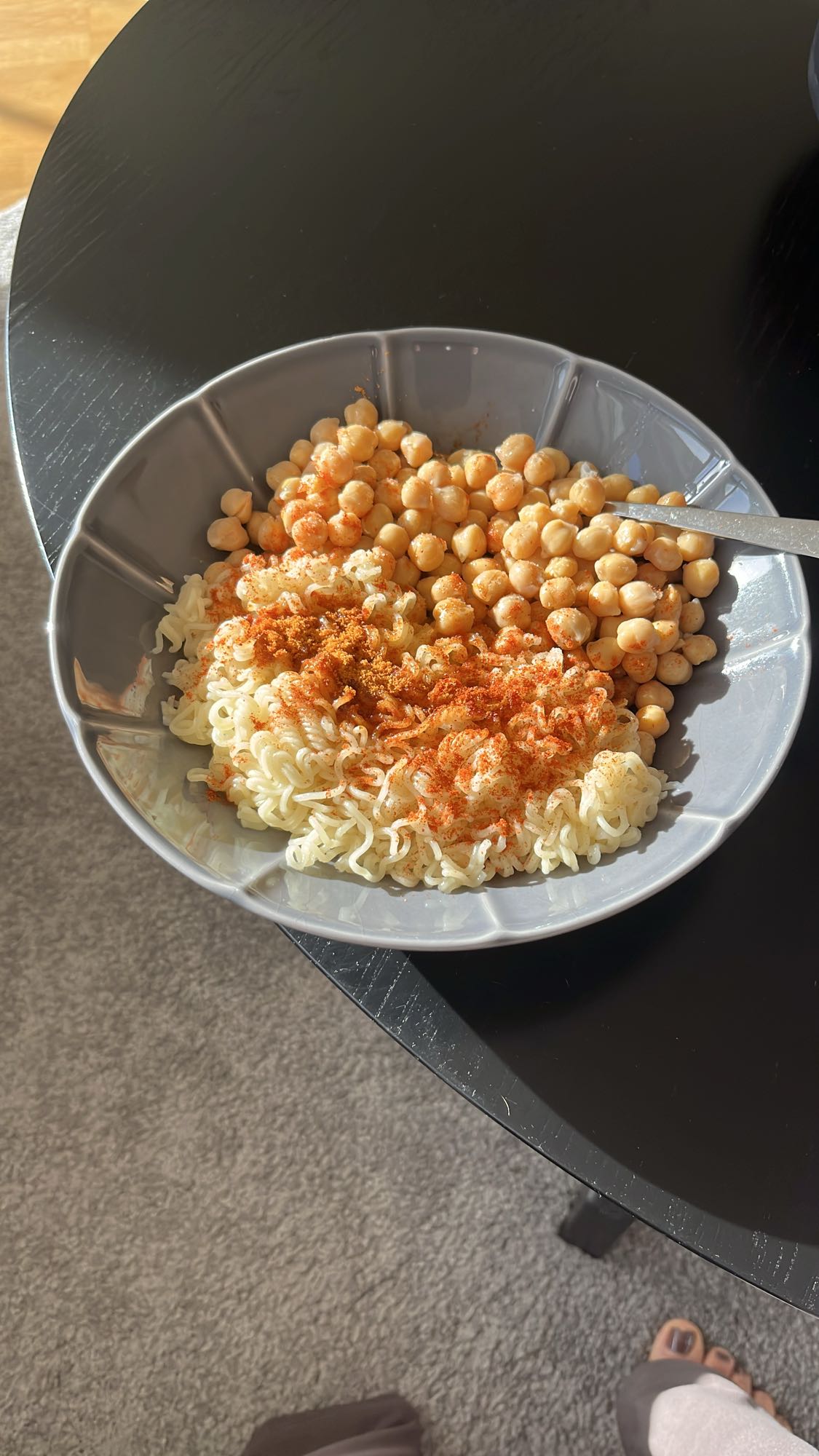 Nudlar med kikärtor