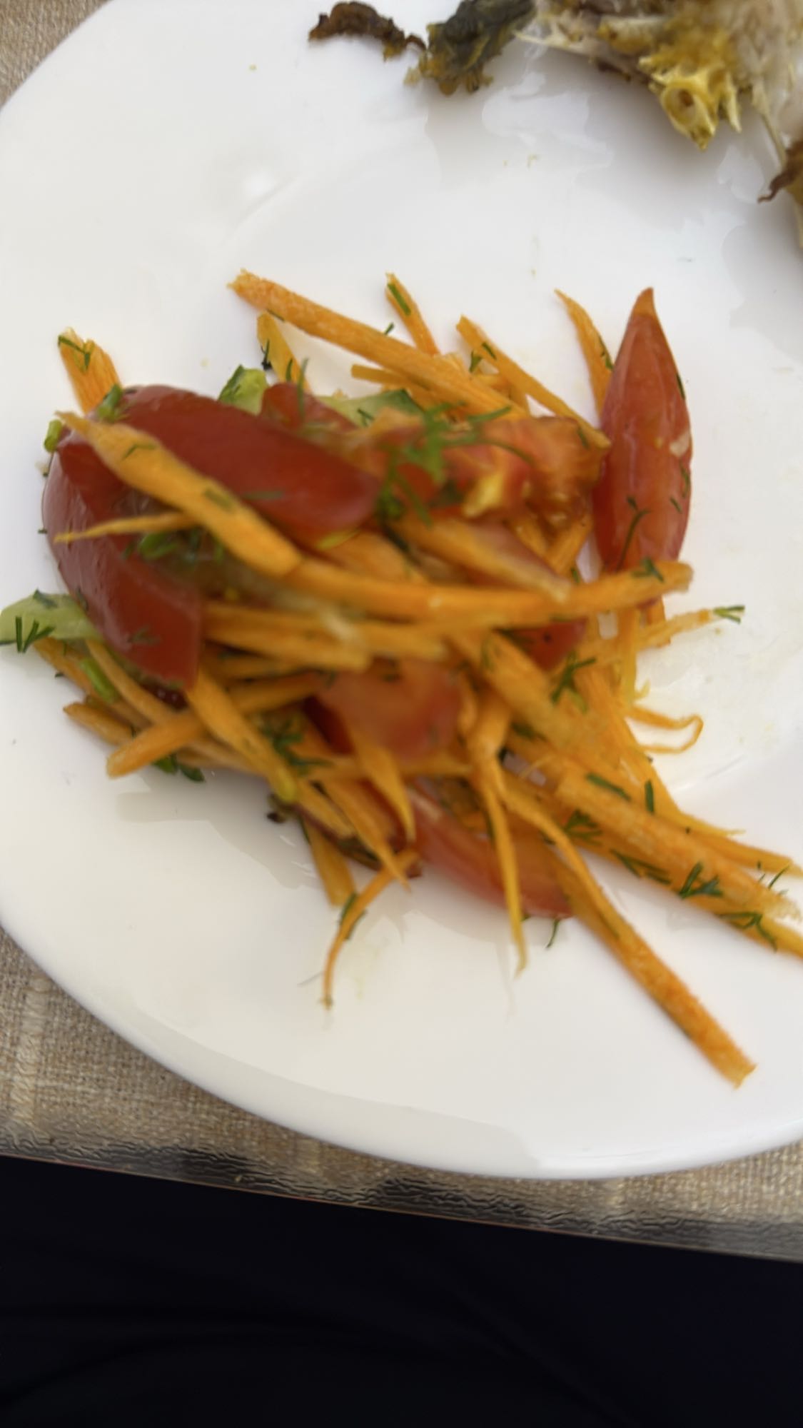 морковный салат с помидорами