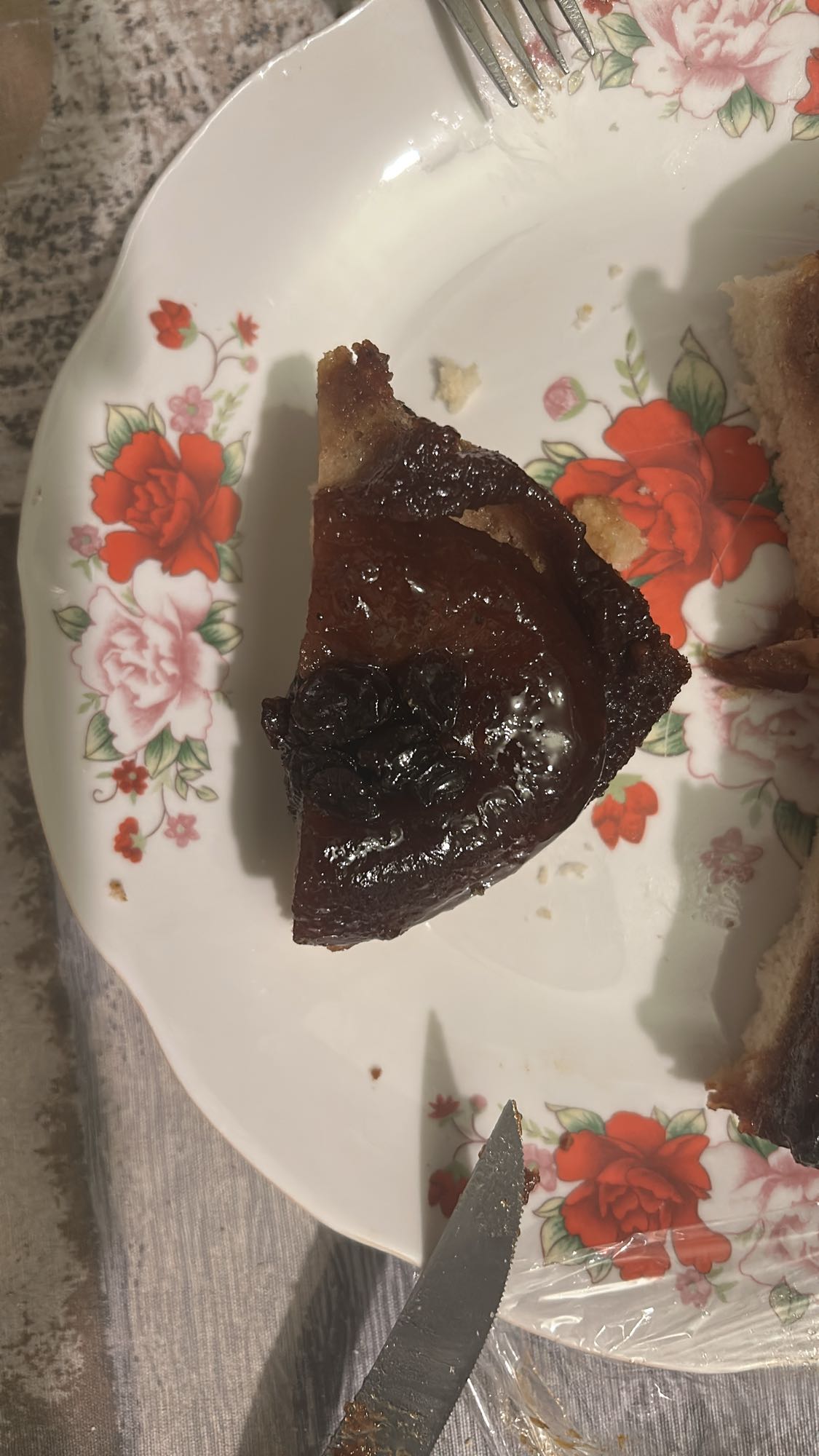 Prăjitură cu gem și stafide