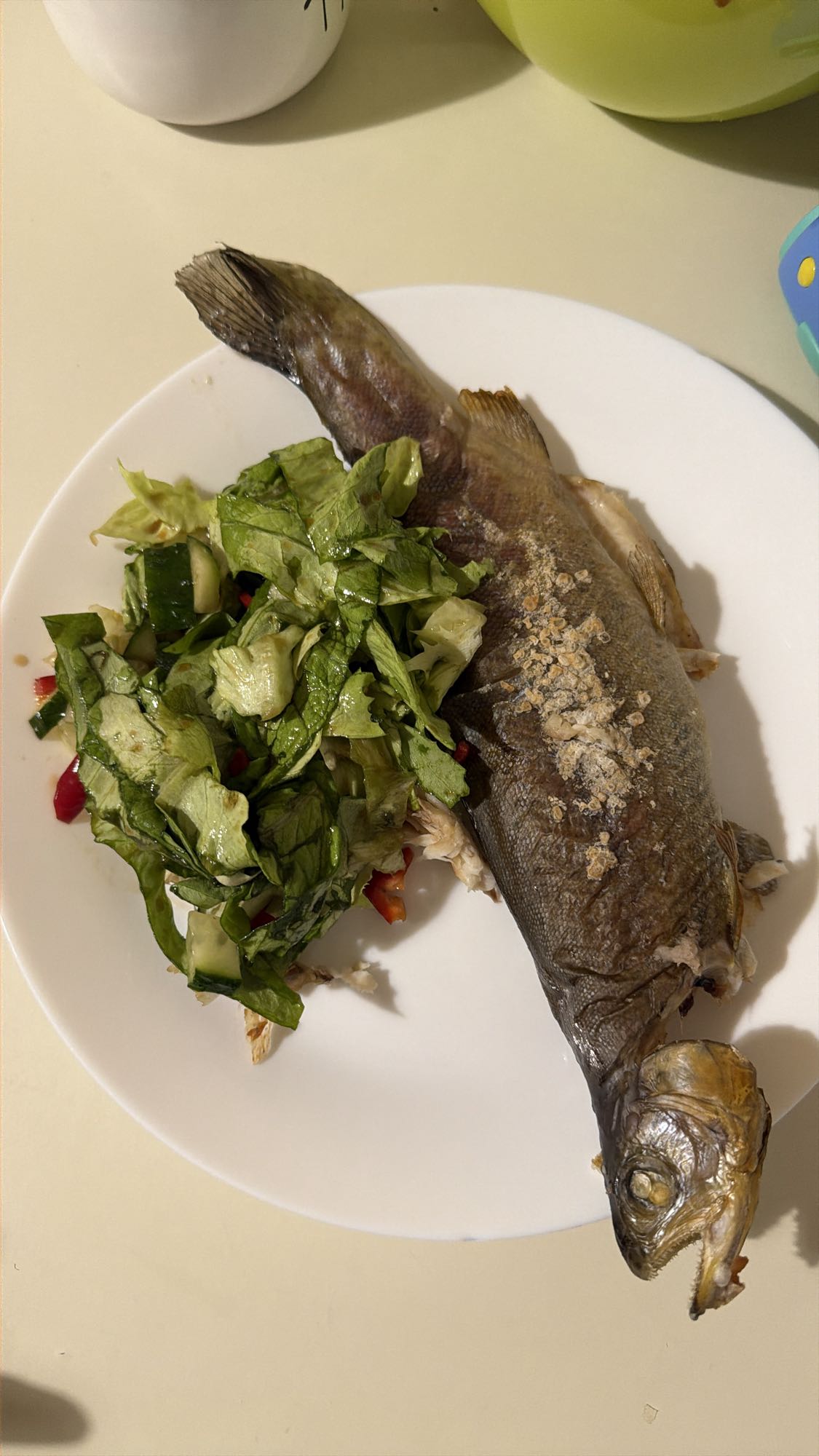 Păstrăv cu salată verde