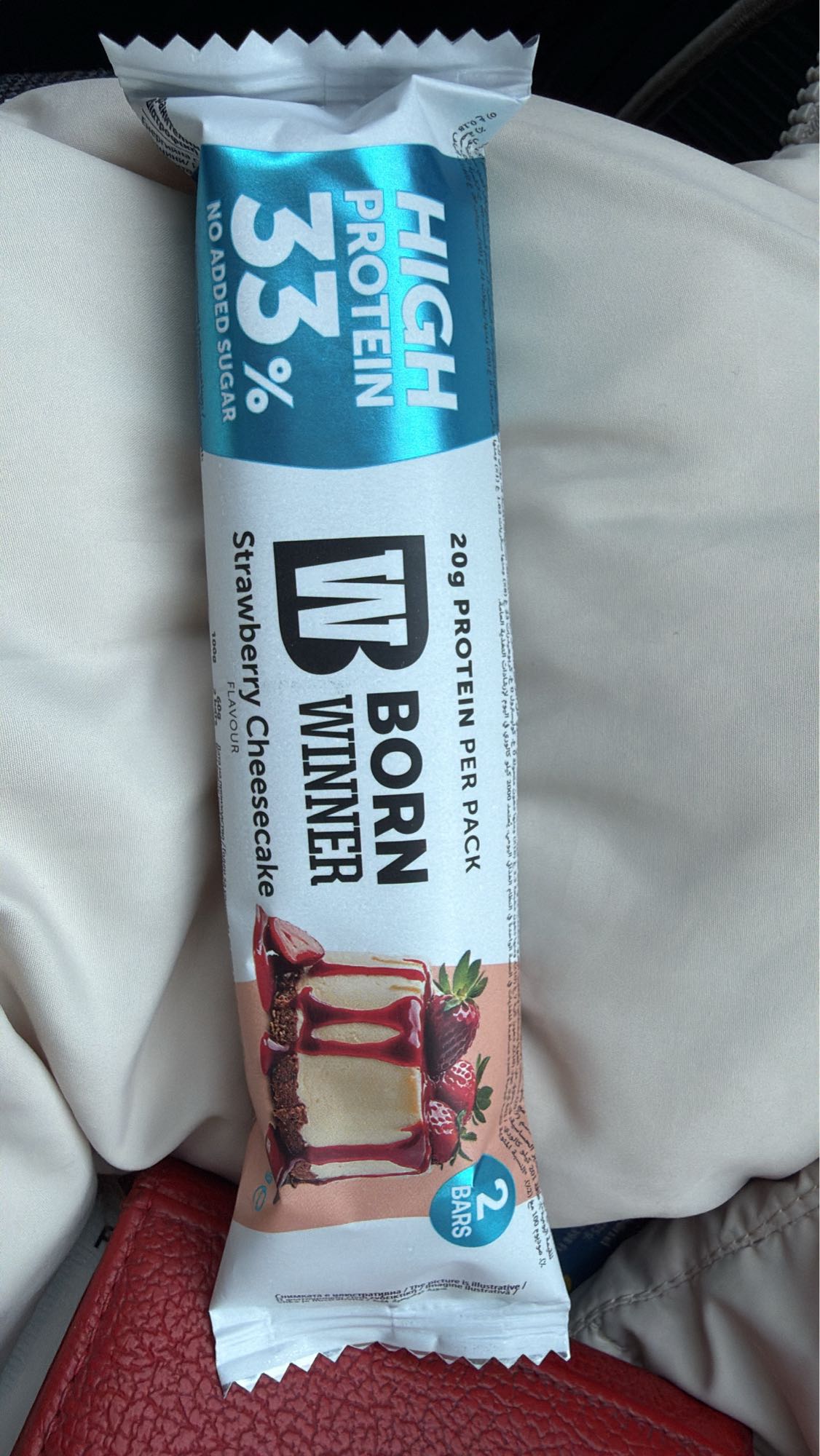 Baton proteic cheesecake căpșuni