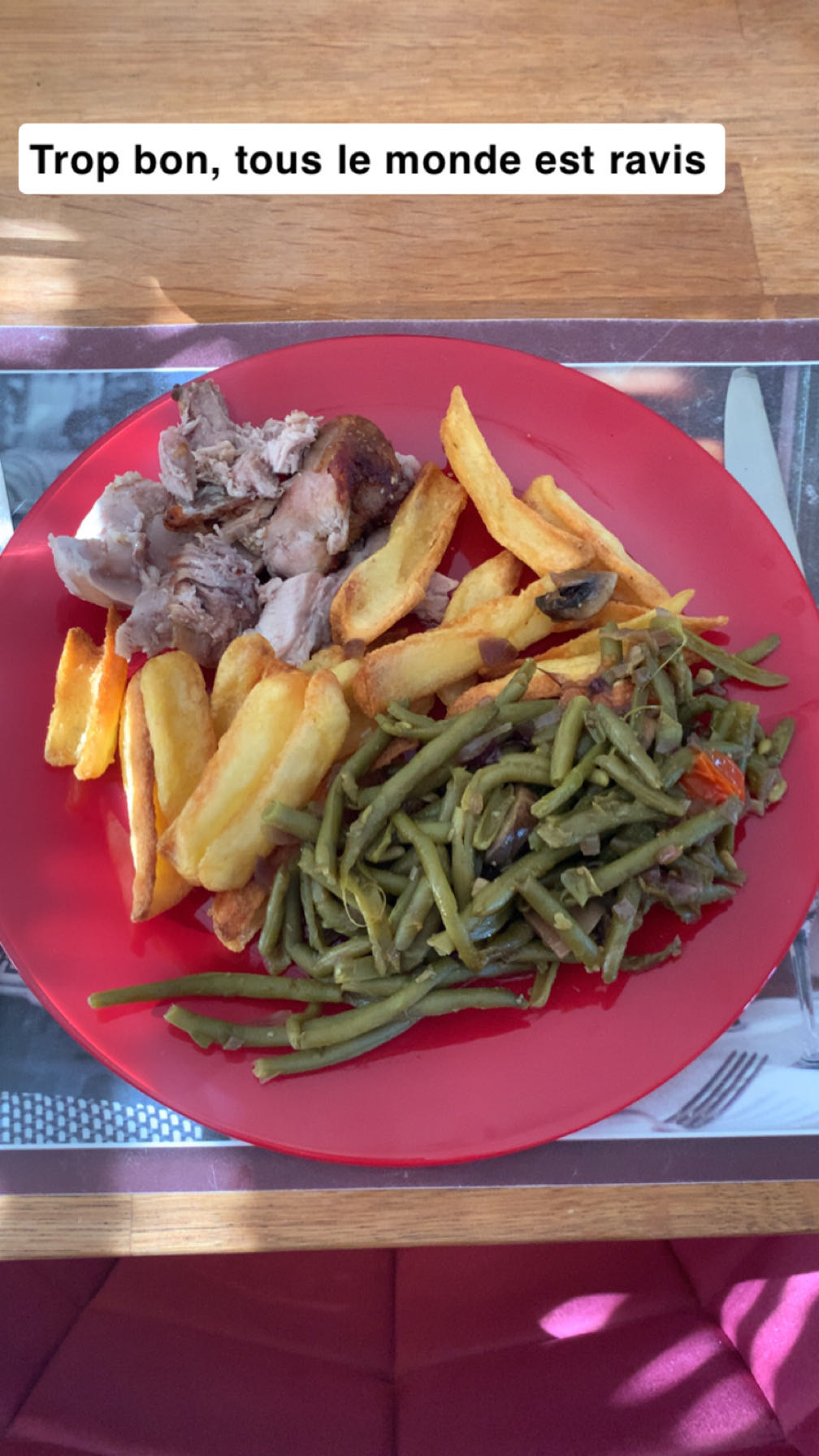Poulet, frites et haricots verts