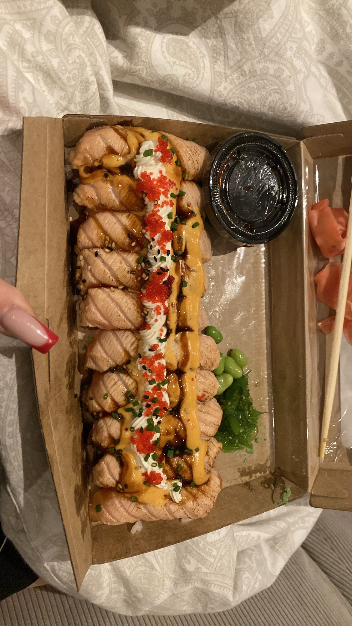 Lax sushi roll deluxe