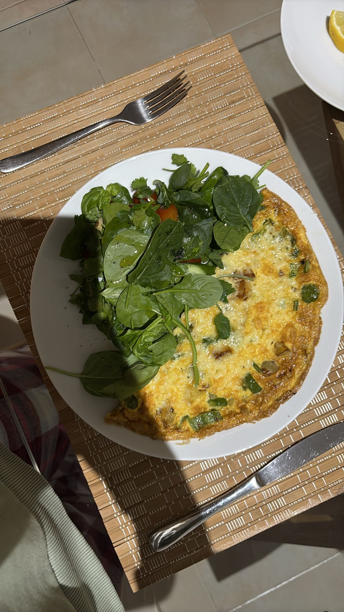 Omelette with greens