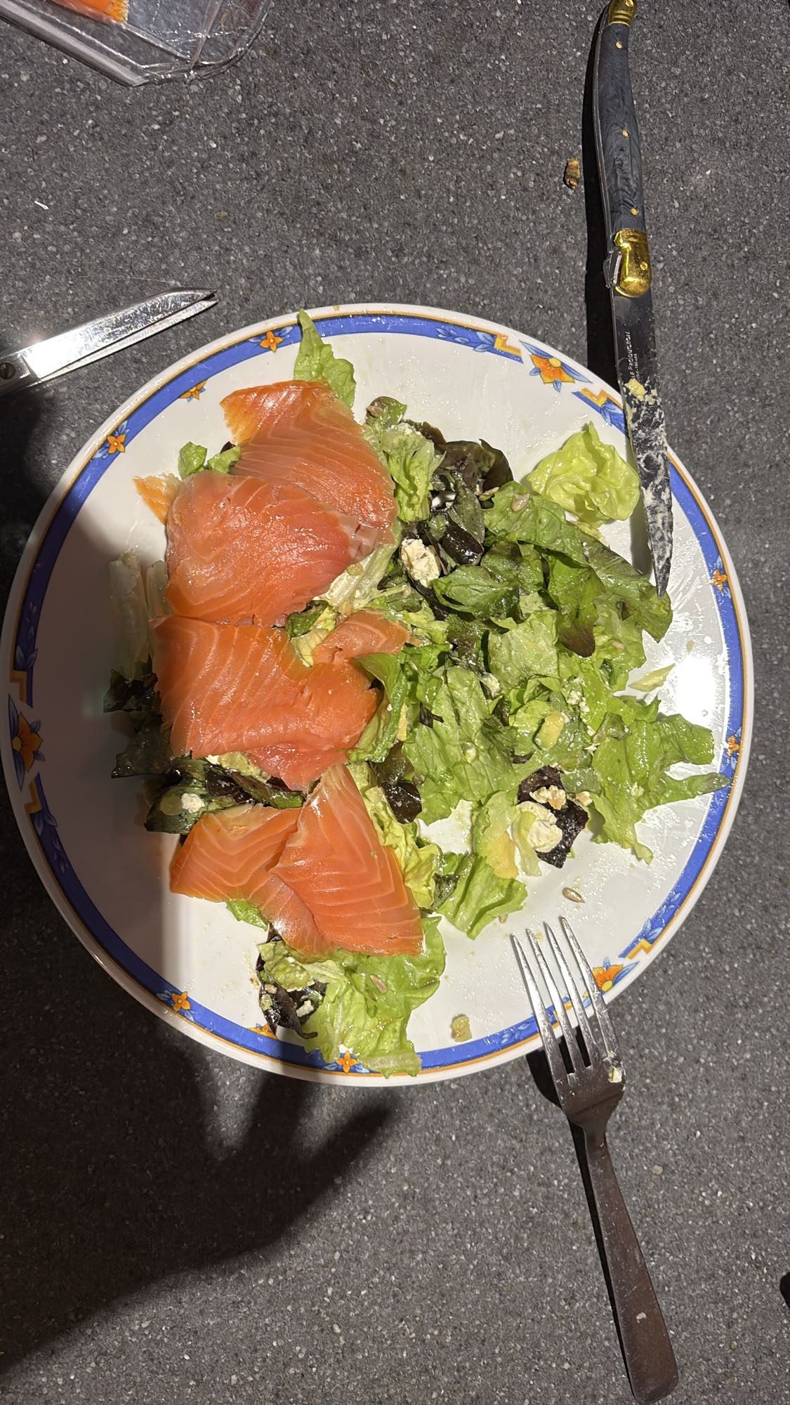 Salade au saumon fumé