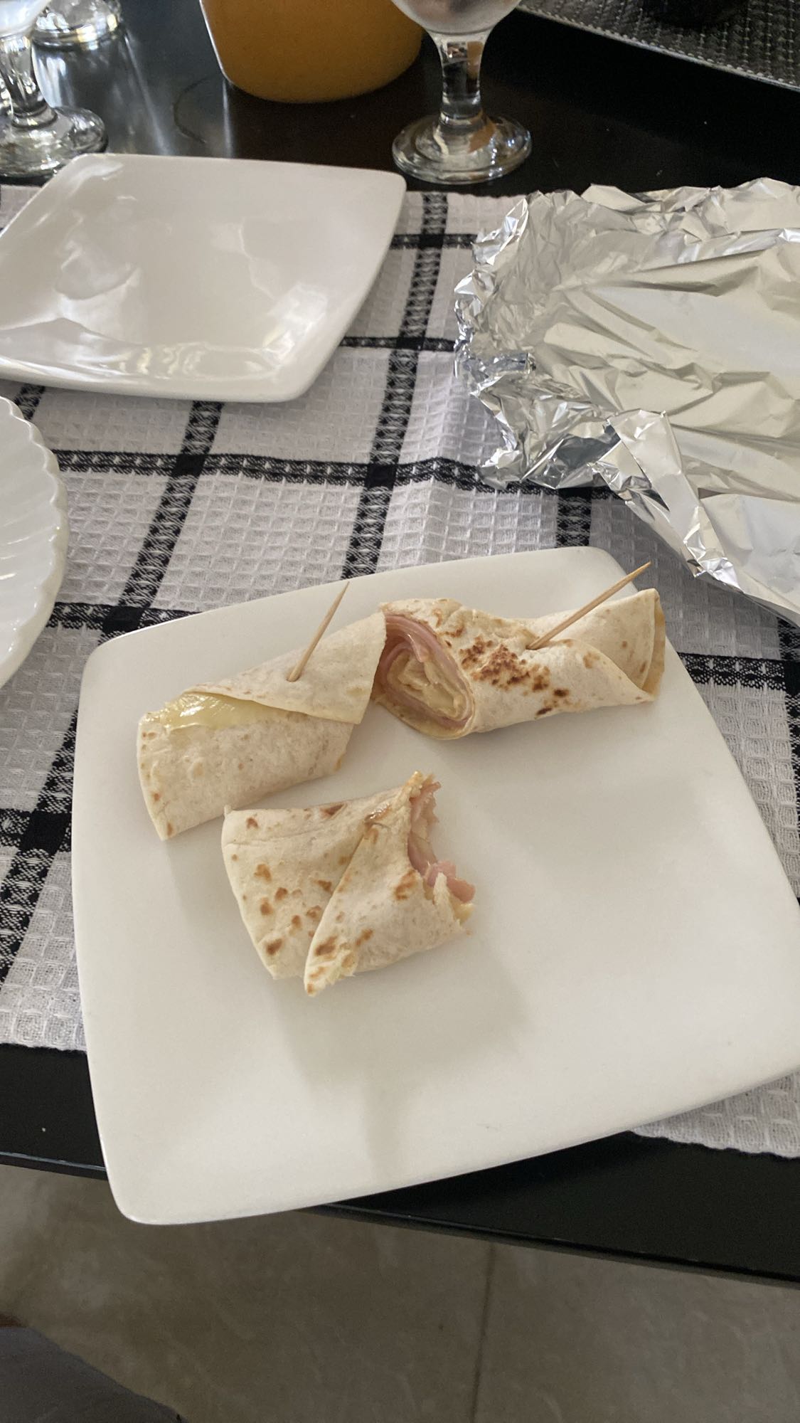 rollitos de jamón y queso