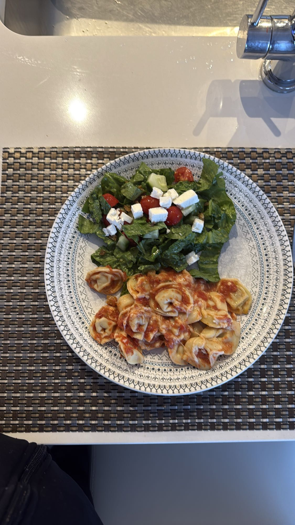 Tortellini et salade grecque