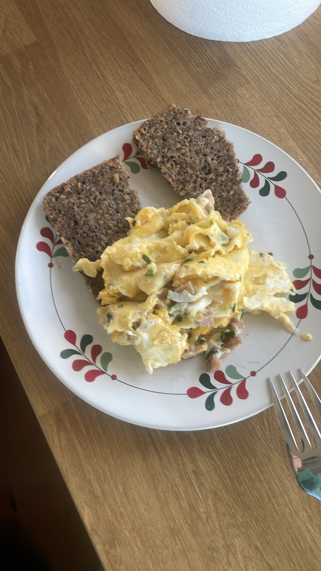 Jajecznica z chlebem