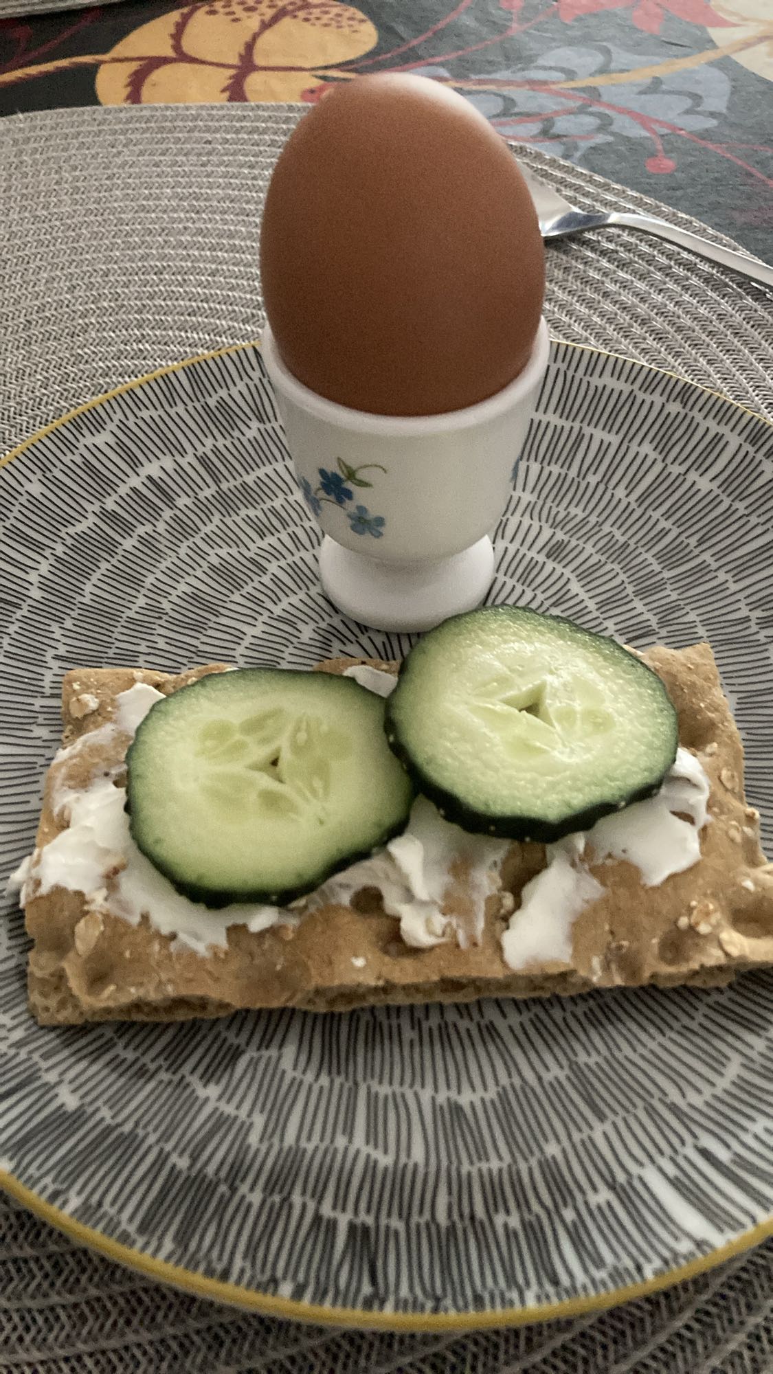 Ägg och knäckebröd
