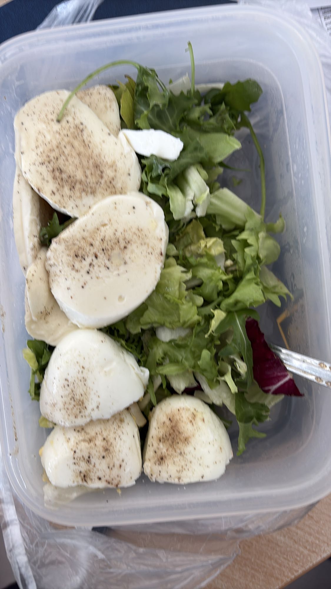 Sałatka z mozzarellą