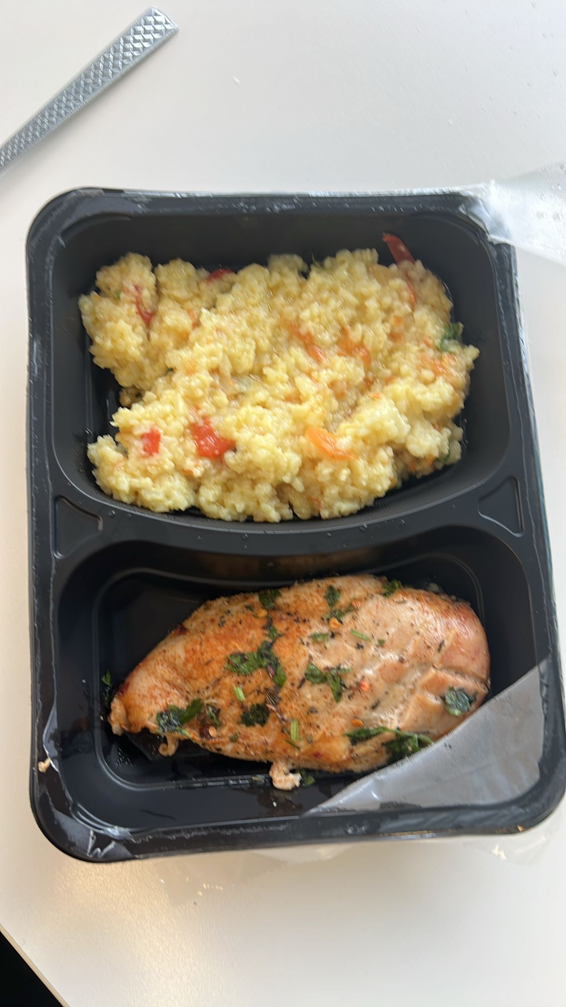 Pui cu orez și legume