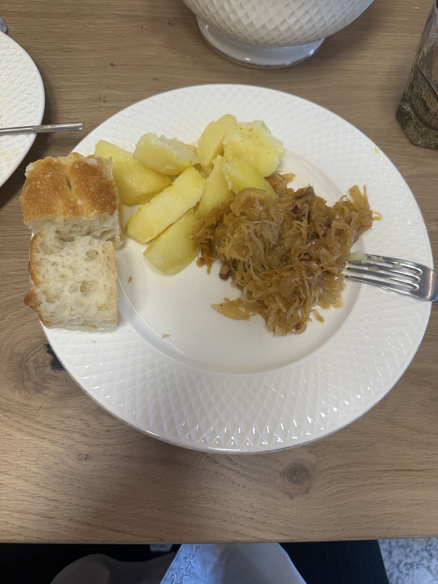 Cartofi cu varză și pâine