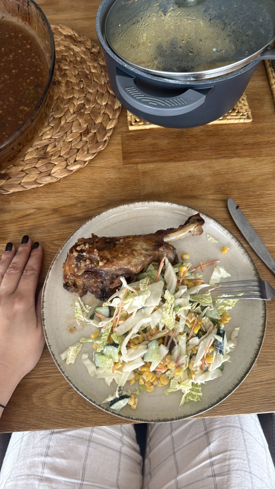 Roast chicken leg with salad