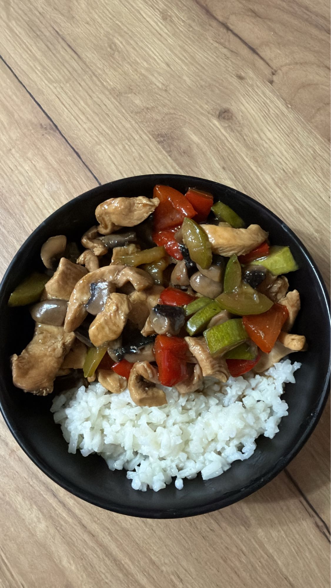 Pui cu legume și orez