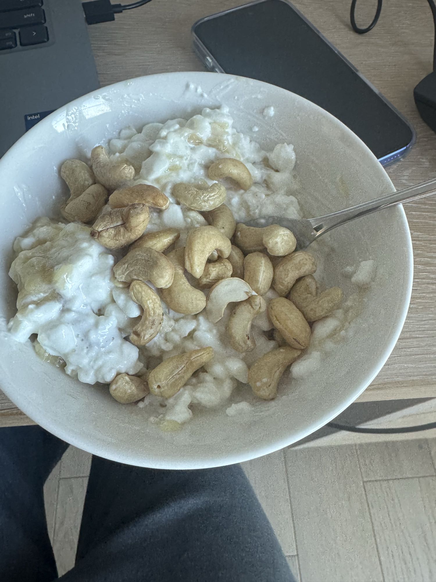 Twaróg z nerkowcami