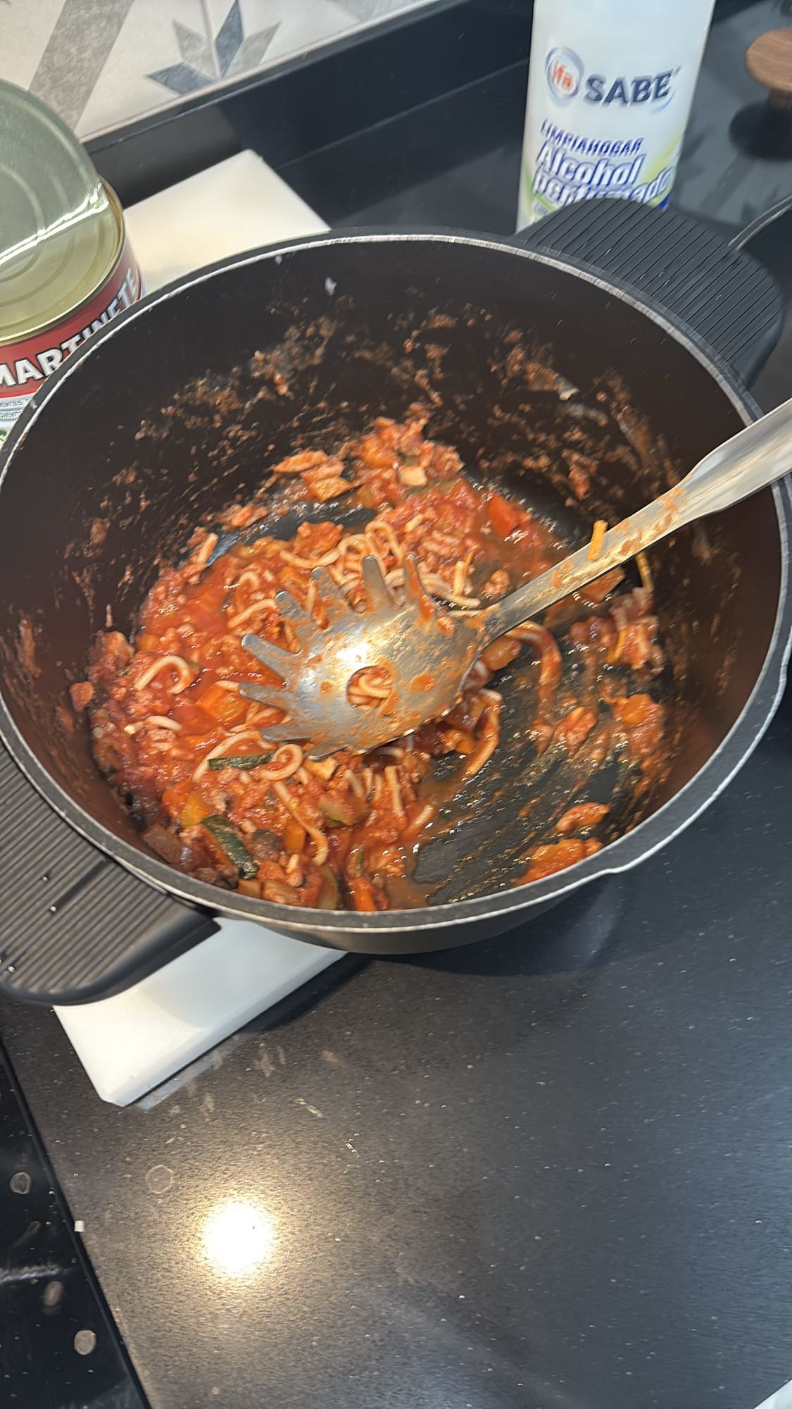 espaguetis con salsa roja