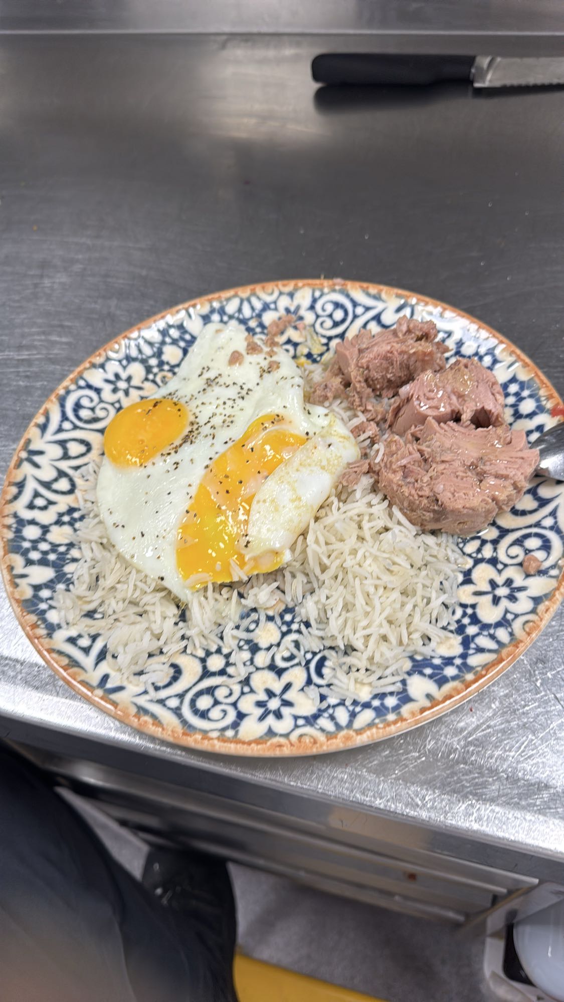 Ris, ägg och tonfisk