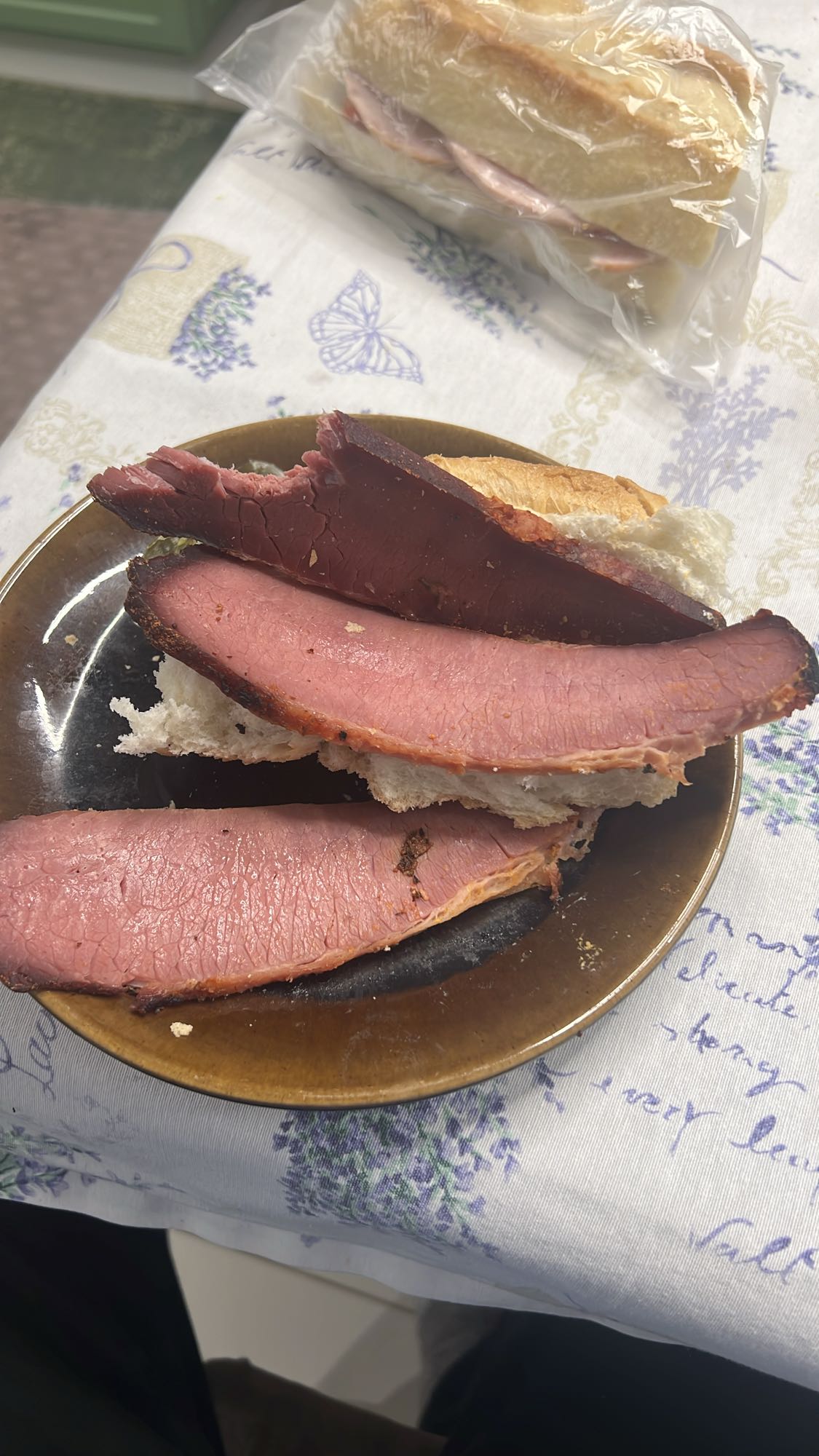 Sandviș cu pastramă