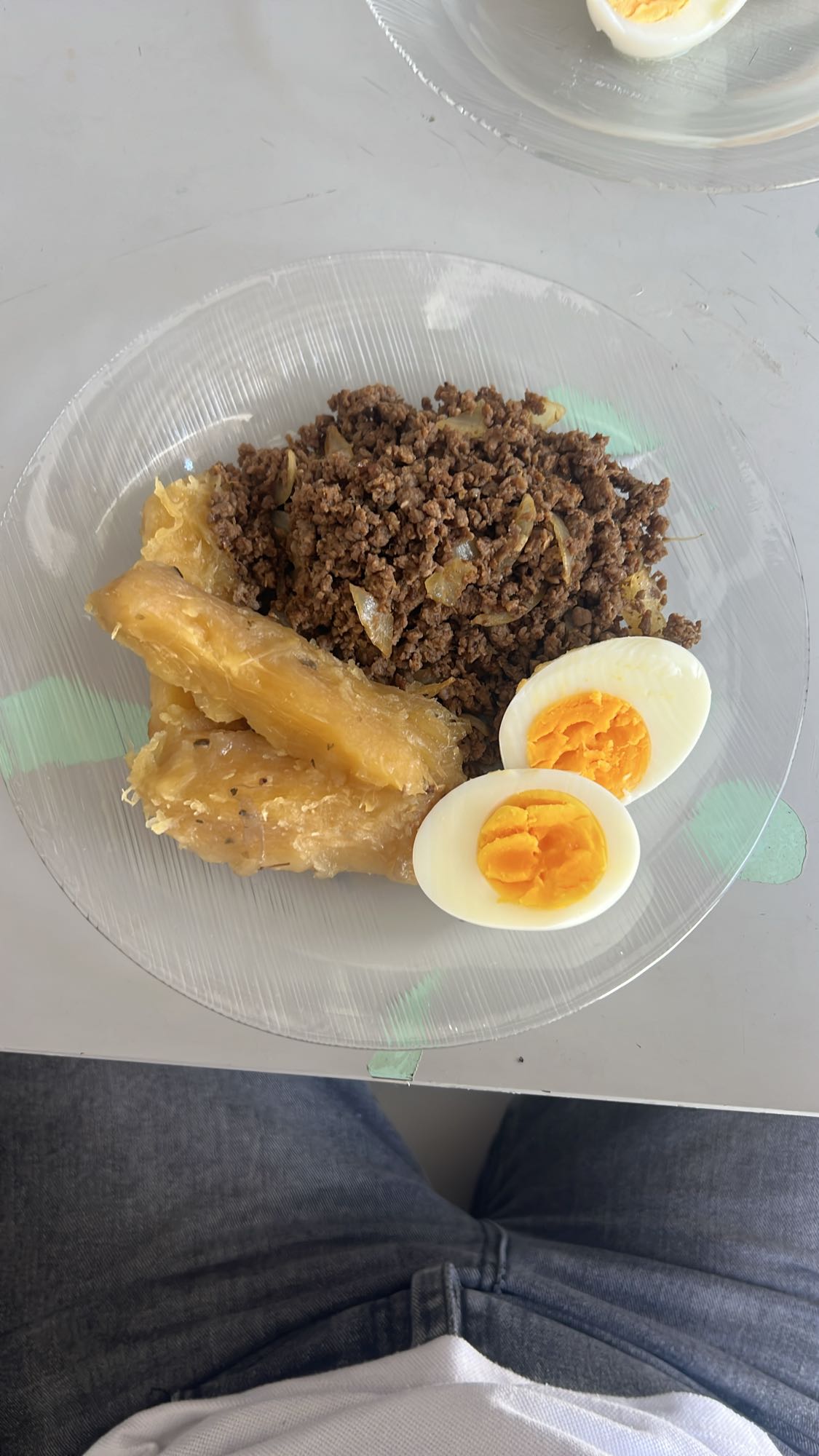 Carne moída, mandioca e ovo