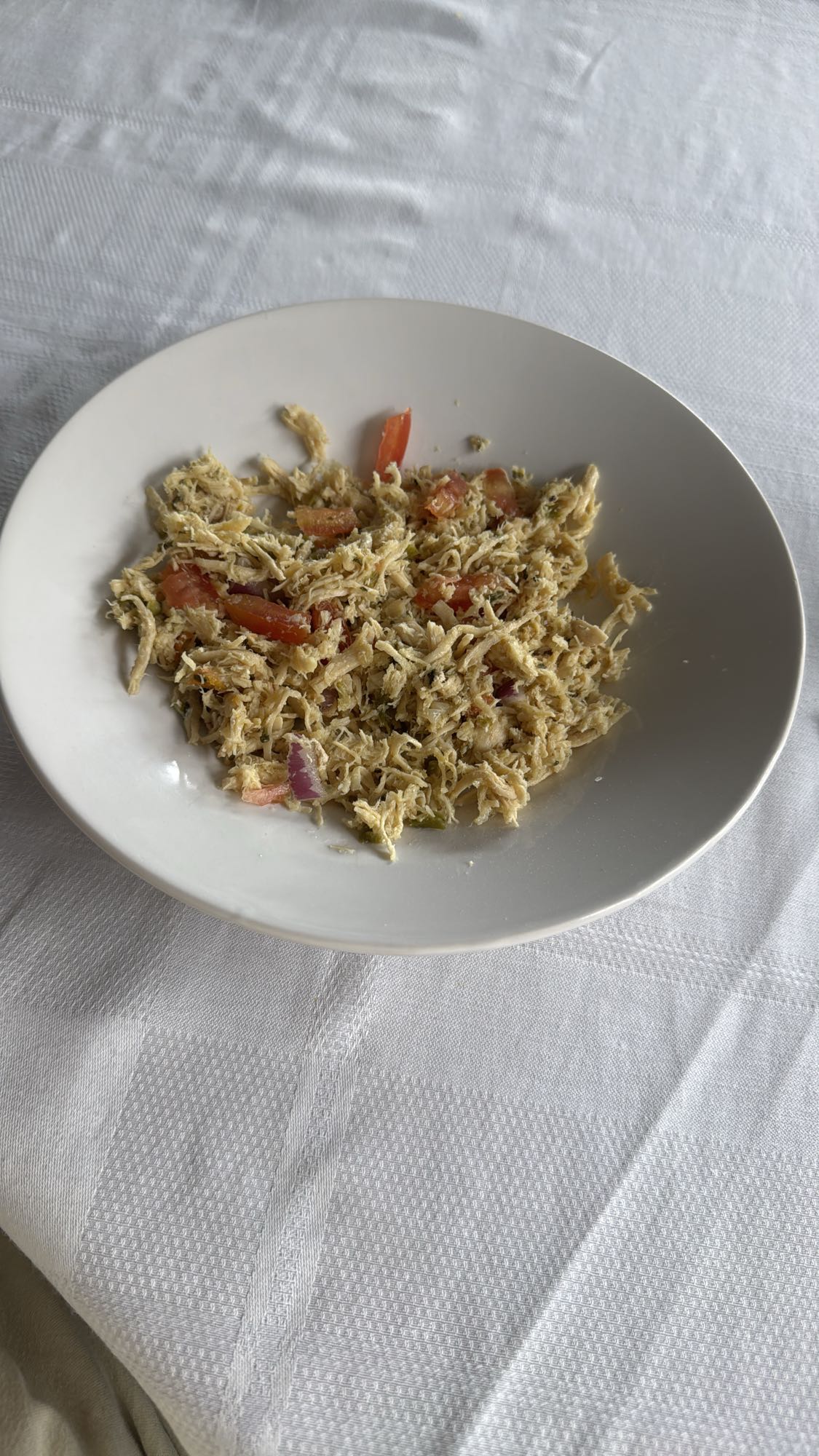 Frango desfiado com legumes