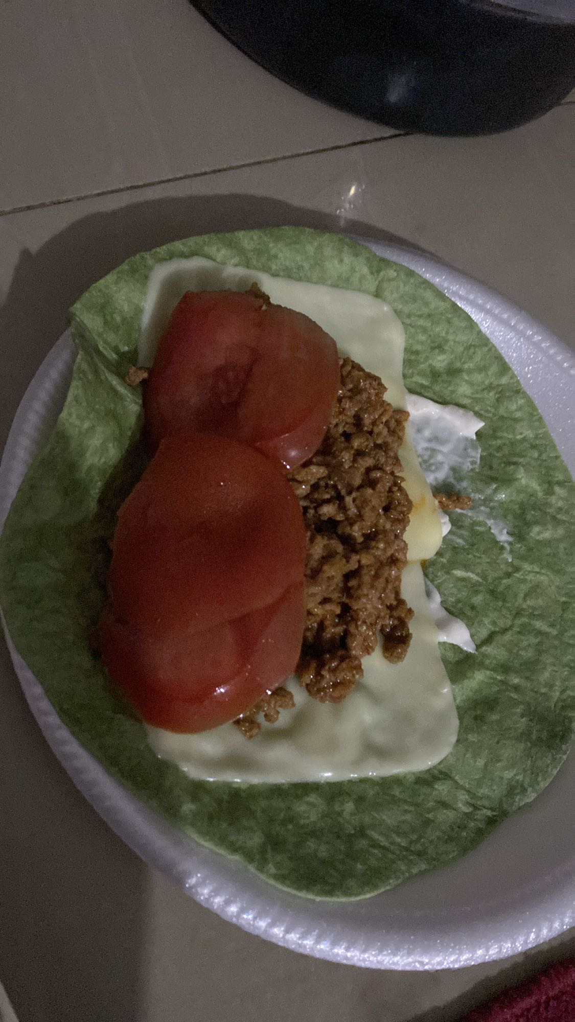 wrap de carne y tomate