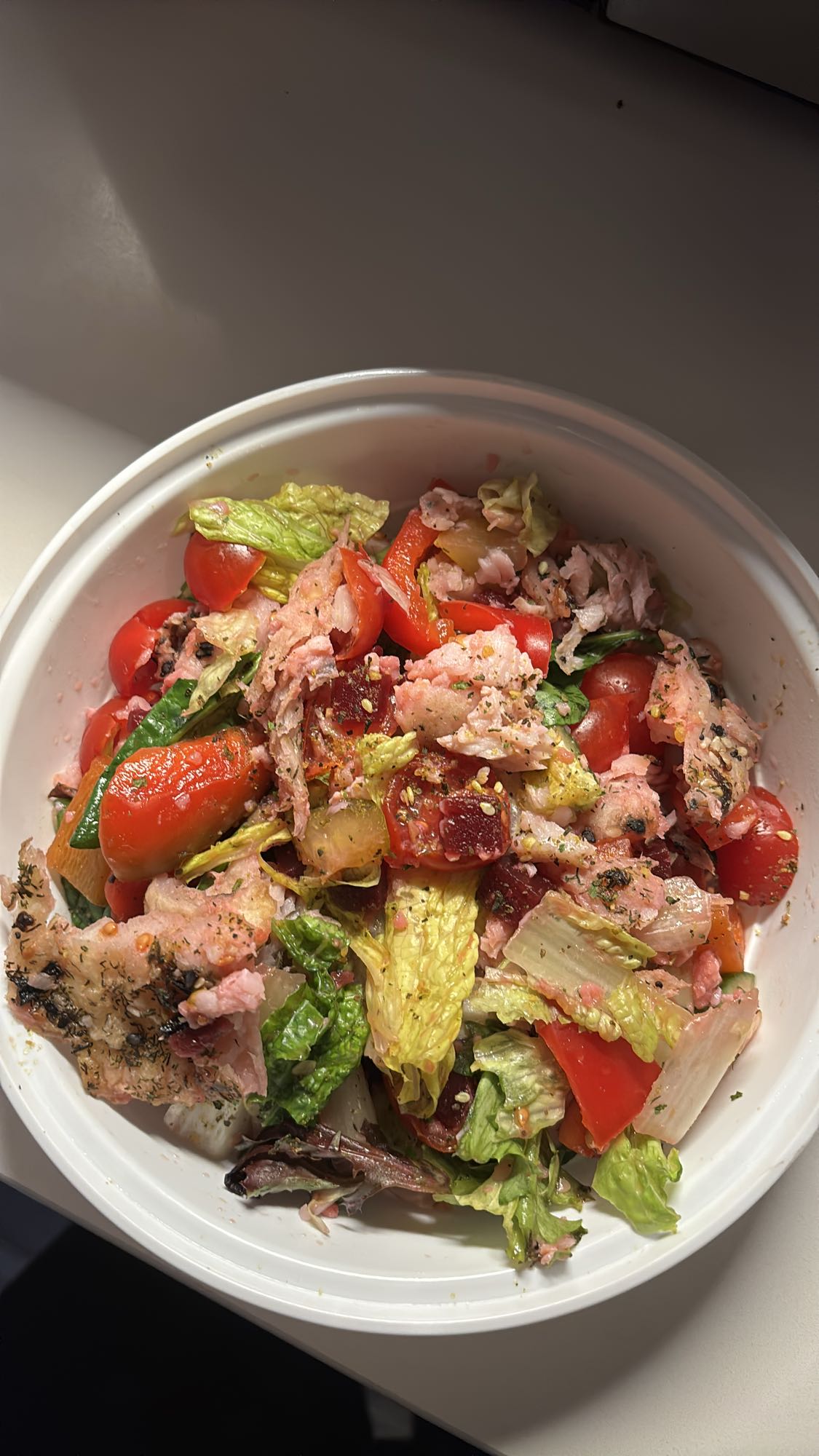 Salade de saumon et légumes