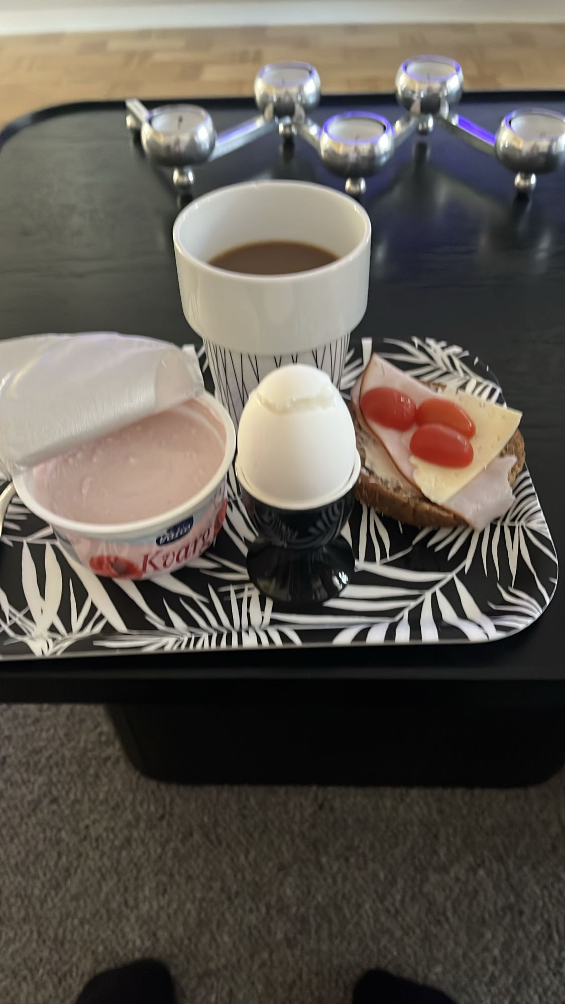 Frukostbricka med kvarg