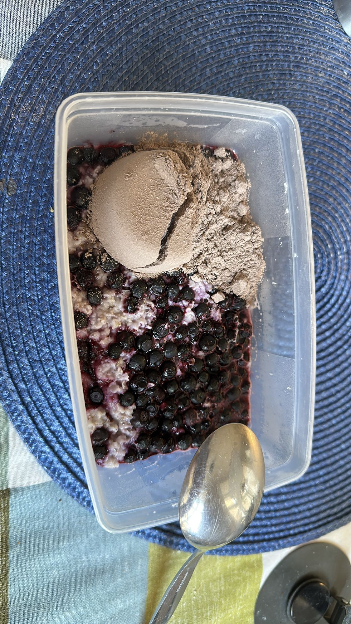 Havregrynsgröt med blåbär & protein