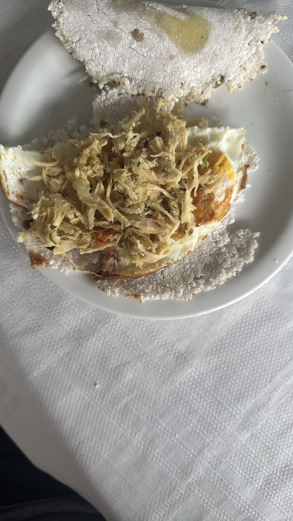 Tapioca com frango e ovo