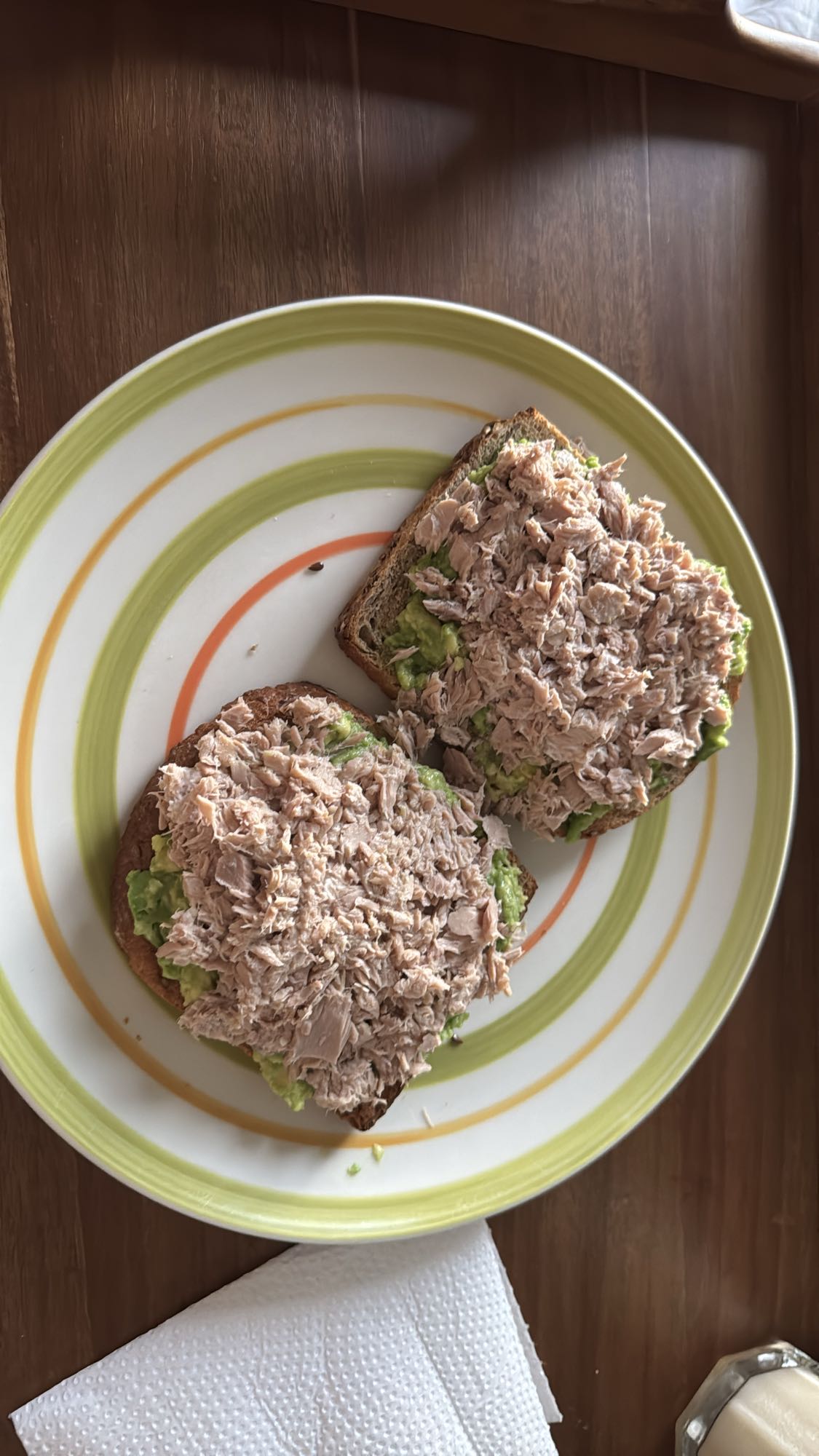 Tostadas de atún y aguacate