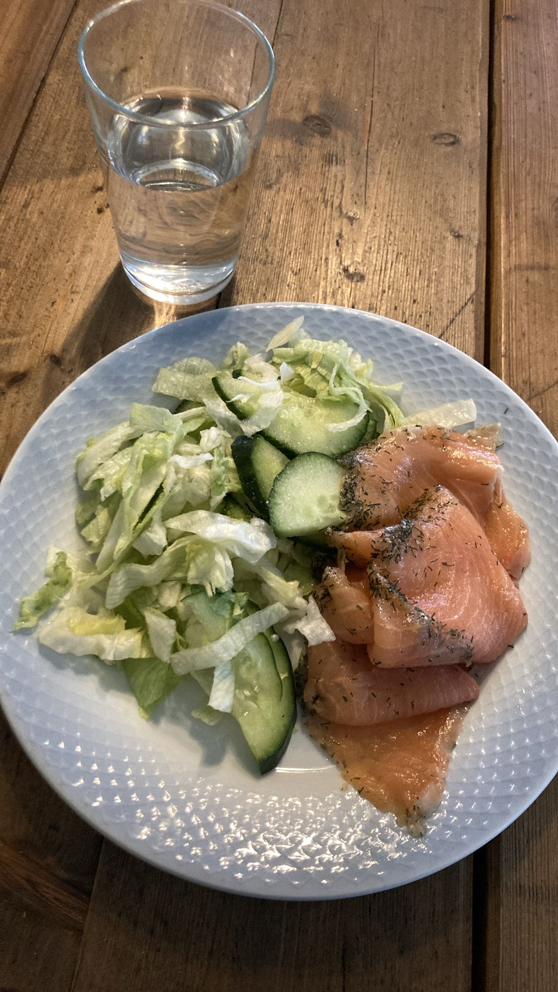 Lax med sallad