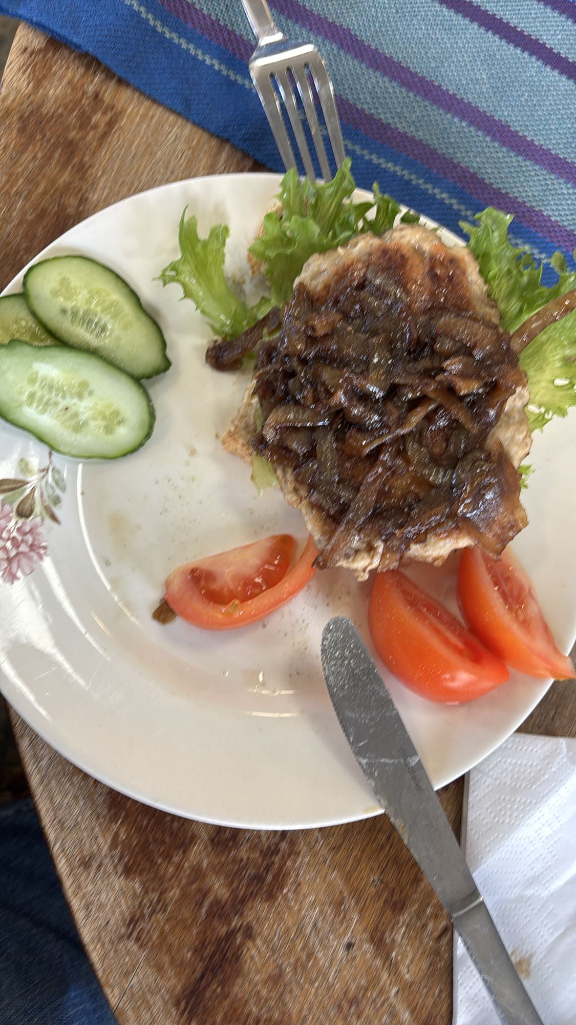 Karbonadesmørbrød med grønnsaker