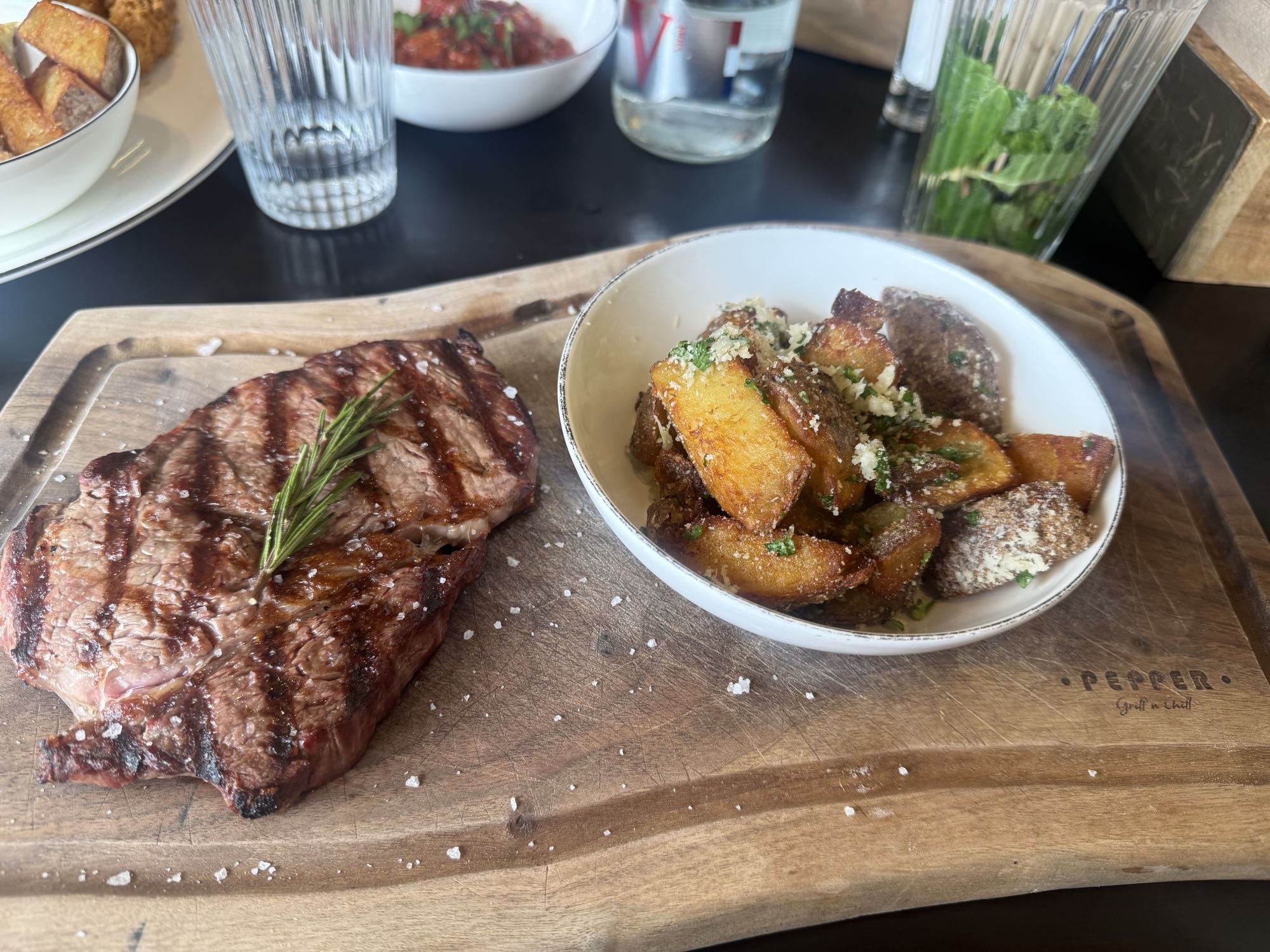 Friptură de vită cu cartofi