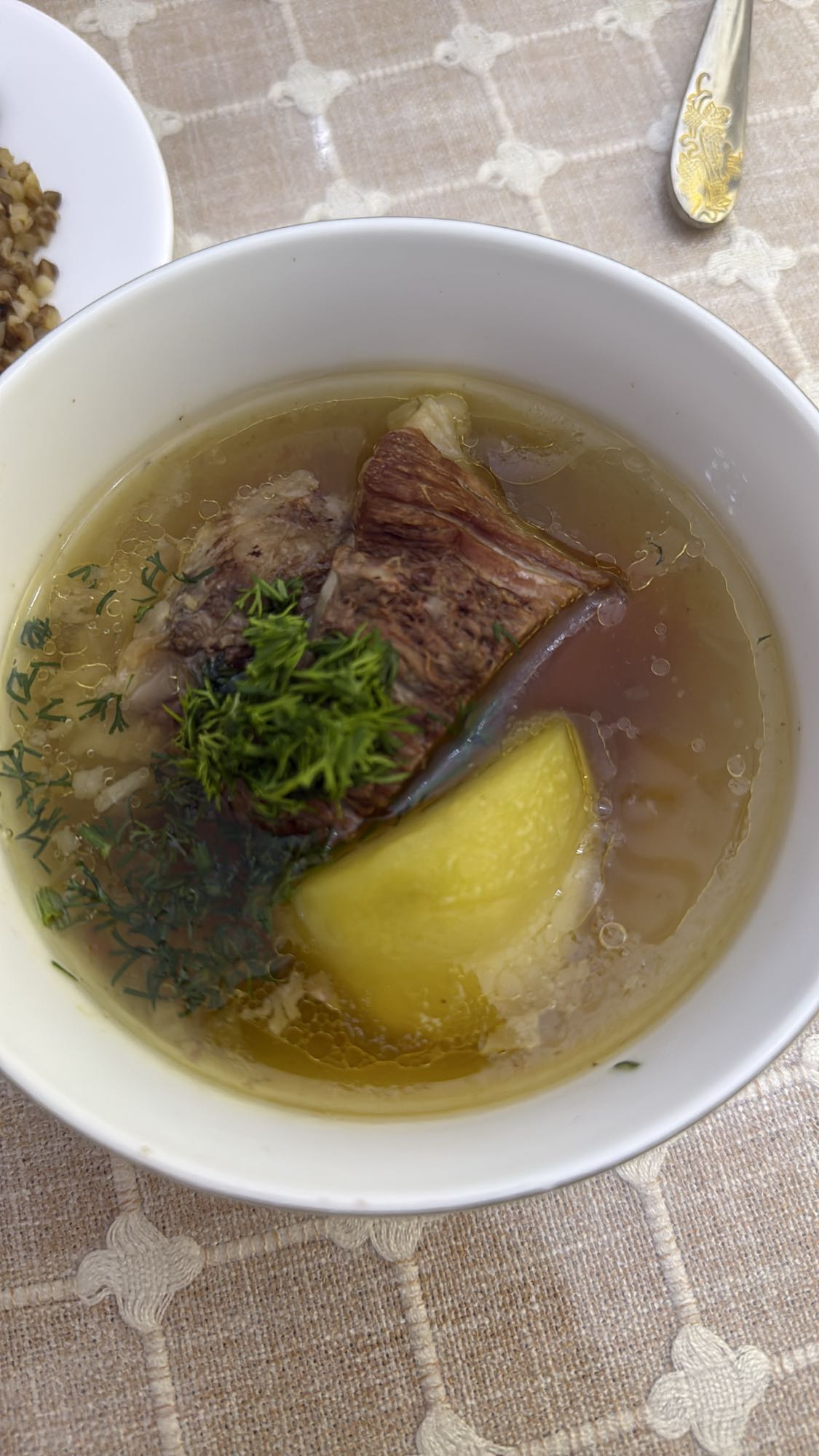 говяжий бульон с картофелем