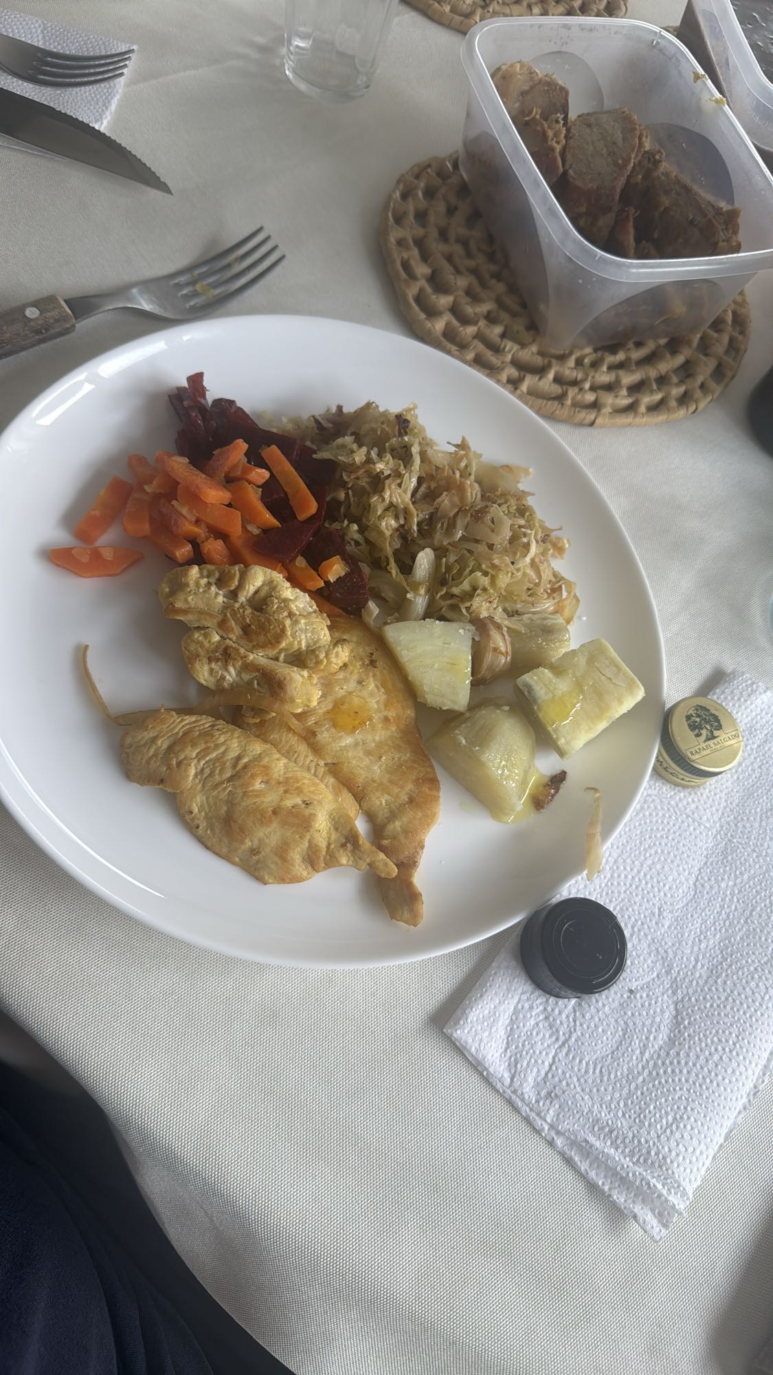 Frango com legumes cozidos
