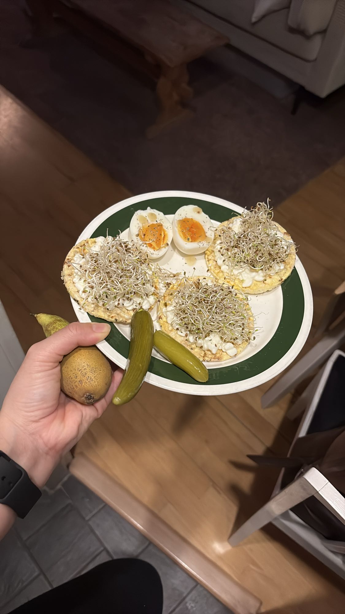 Knäckemackor med ägg & päron