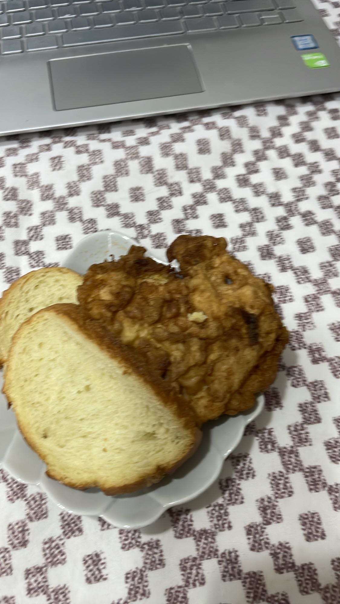 Pâine cu șnițel de pui