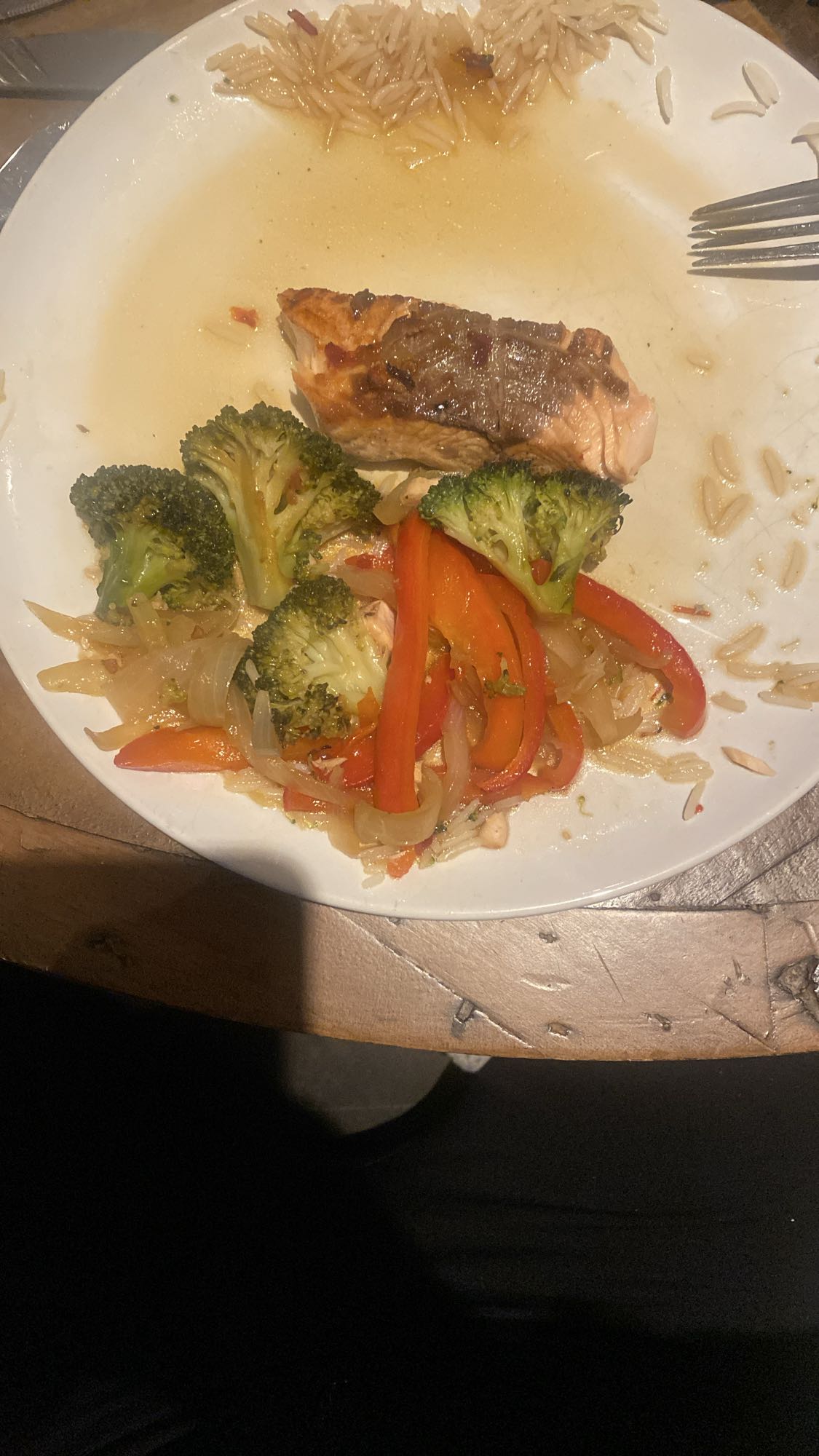 Lax med grönsaker och ris