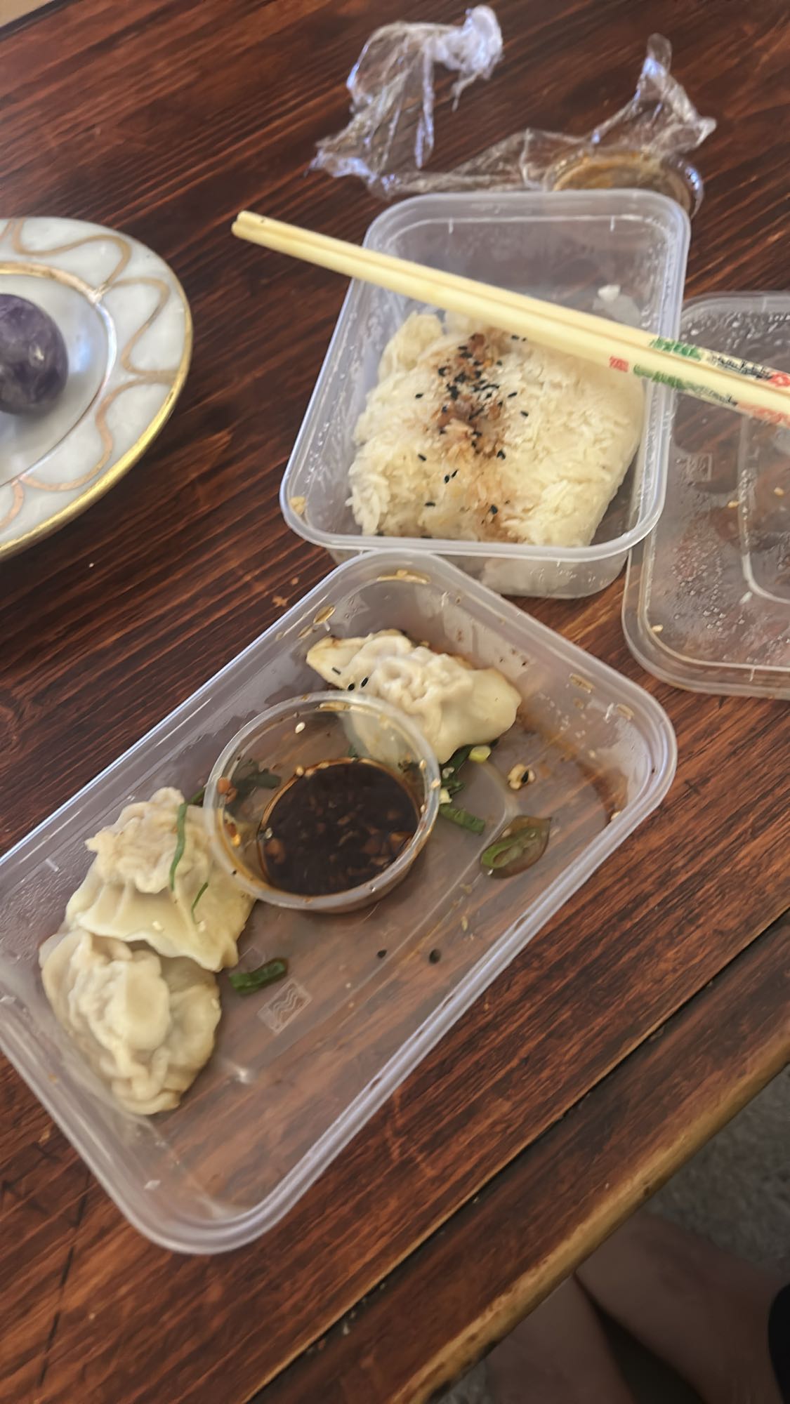 Raviolis et riz avec sauce soja