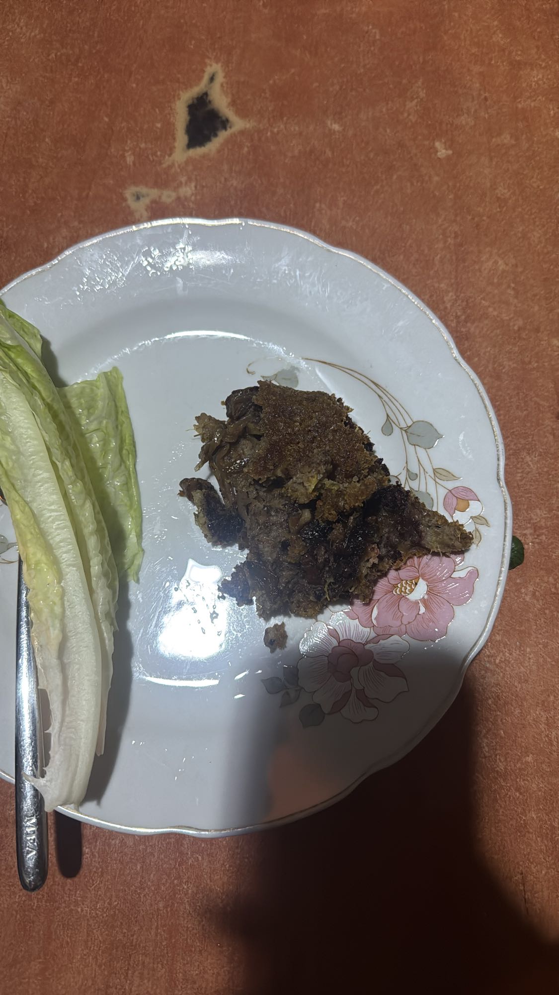 Meatloaf with lettuce