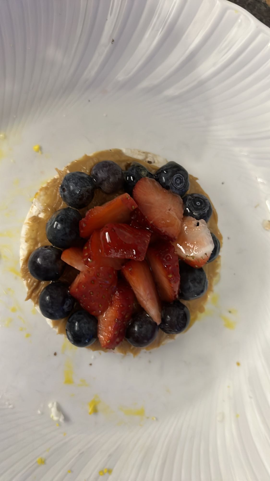 Rice cake with berries