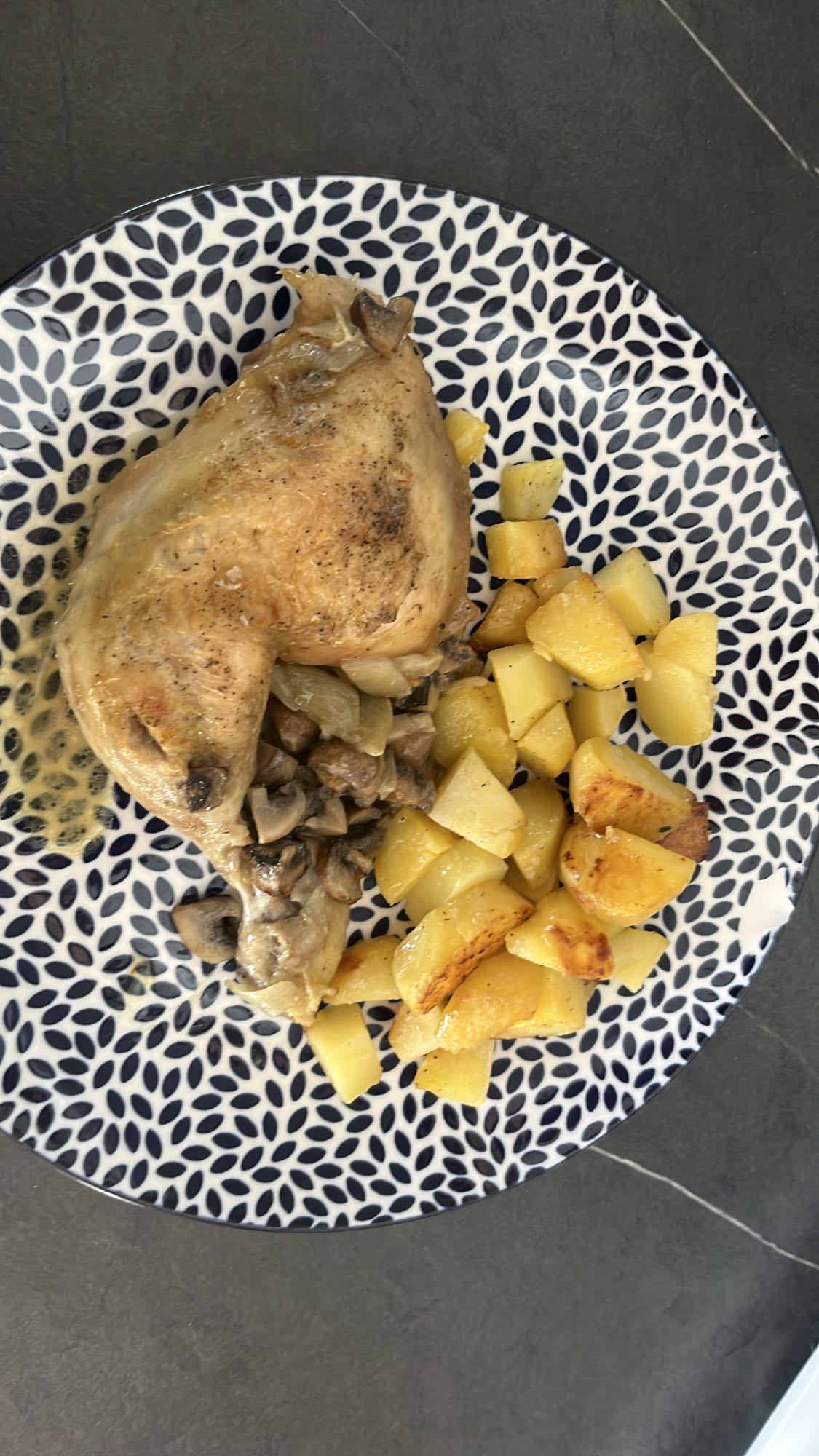 Poulet rôti et pommes de terre